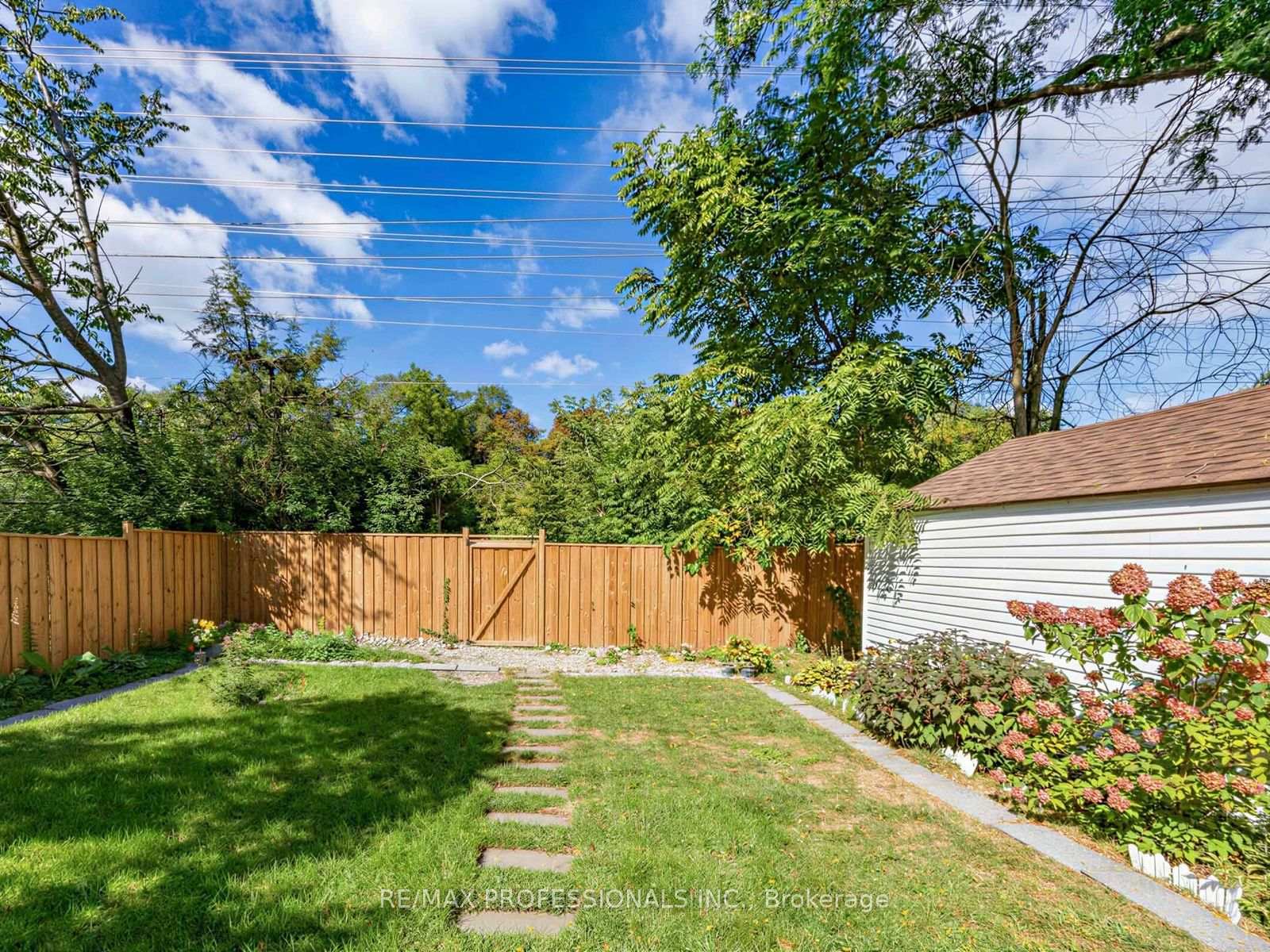 Photo 38 of 92 Westrose Avenue, Etobicoke, Kingsway South — HOMEH