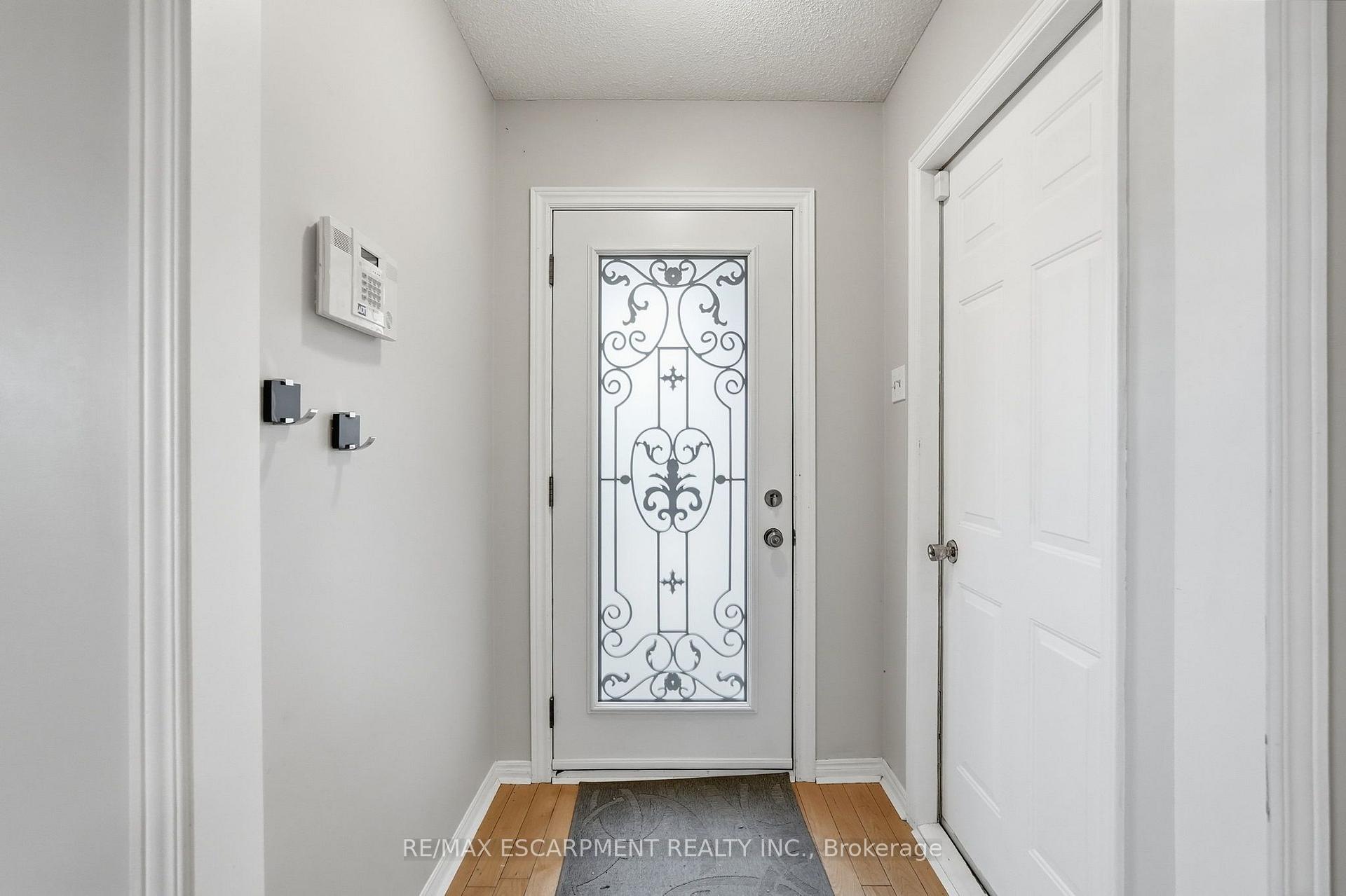 Photo 3 of 3193 Maderna Road, Burlington, Headon — HOMEH