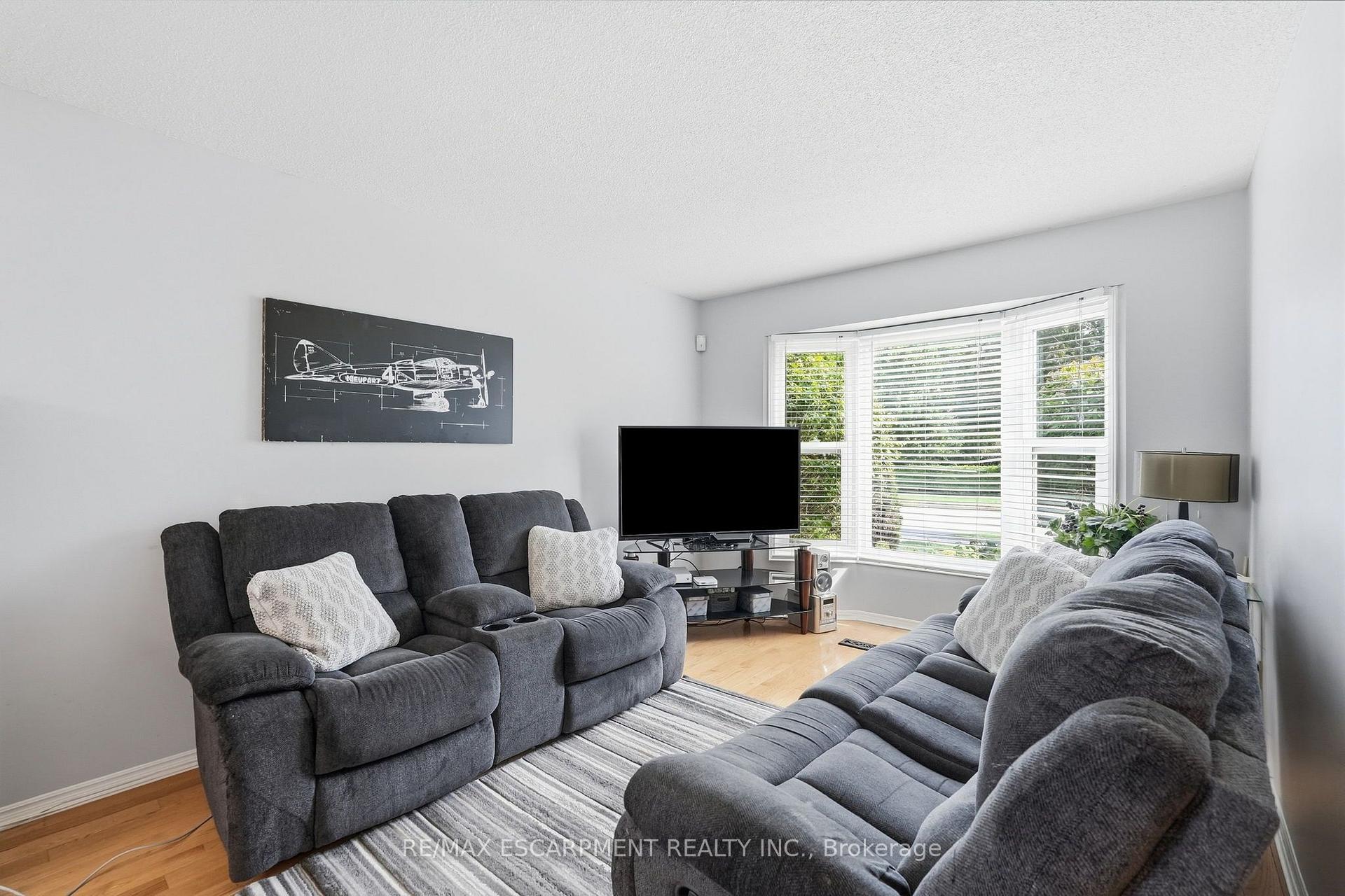 Photo 6 of 3193 Maderna Road, Burlington, Headon — HOMEH