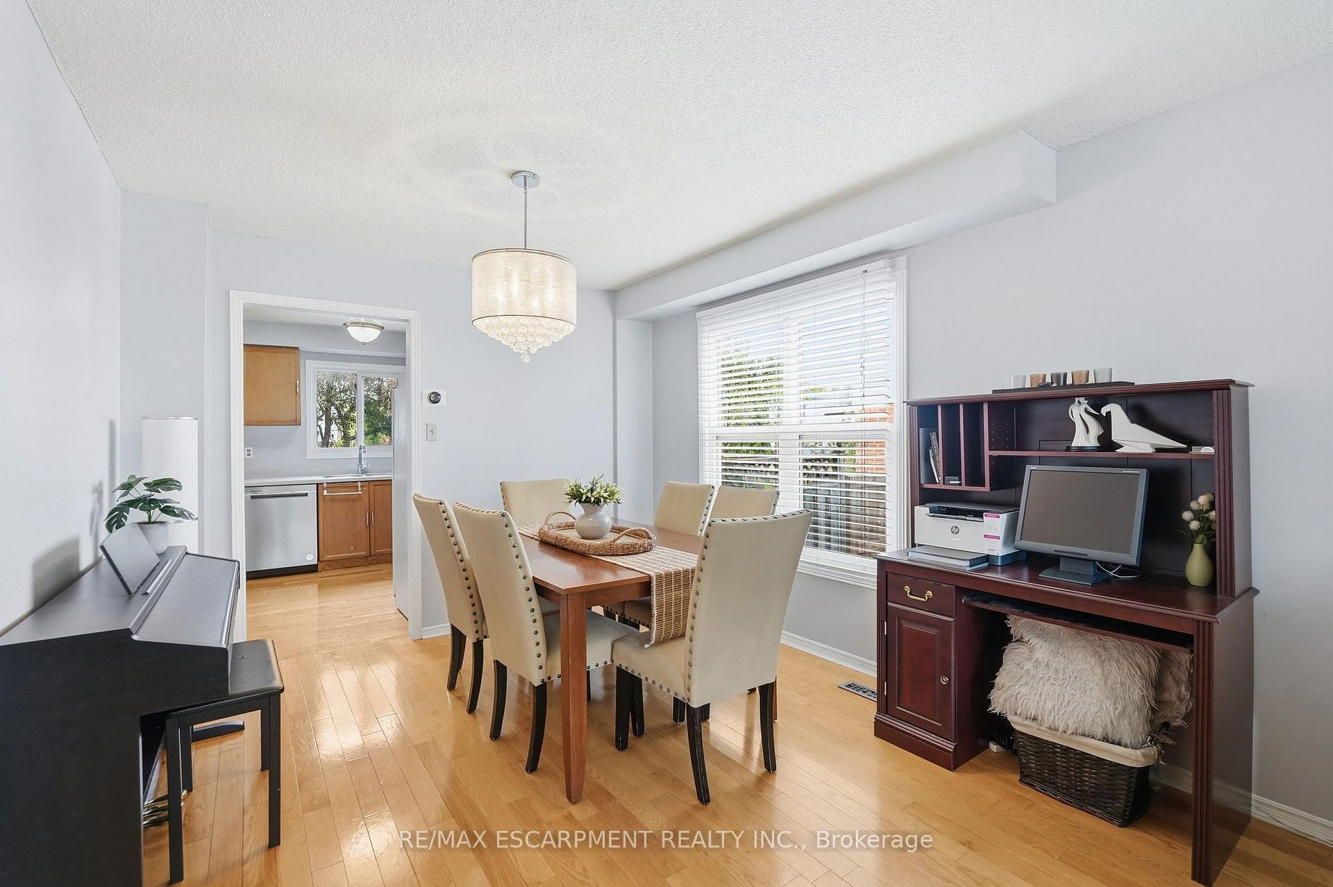 Photo 8 of 3193 Maderna Road, Burlington, Headon — HOMEH