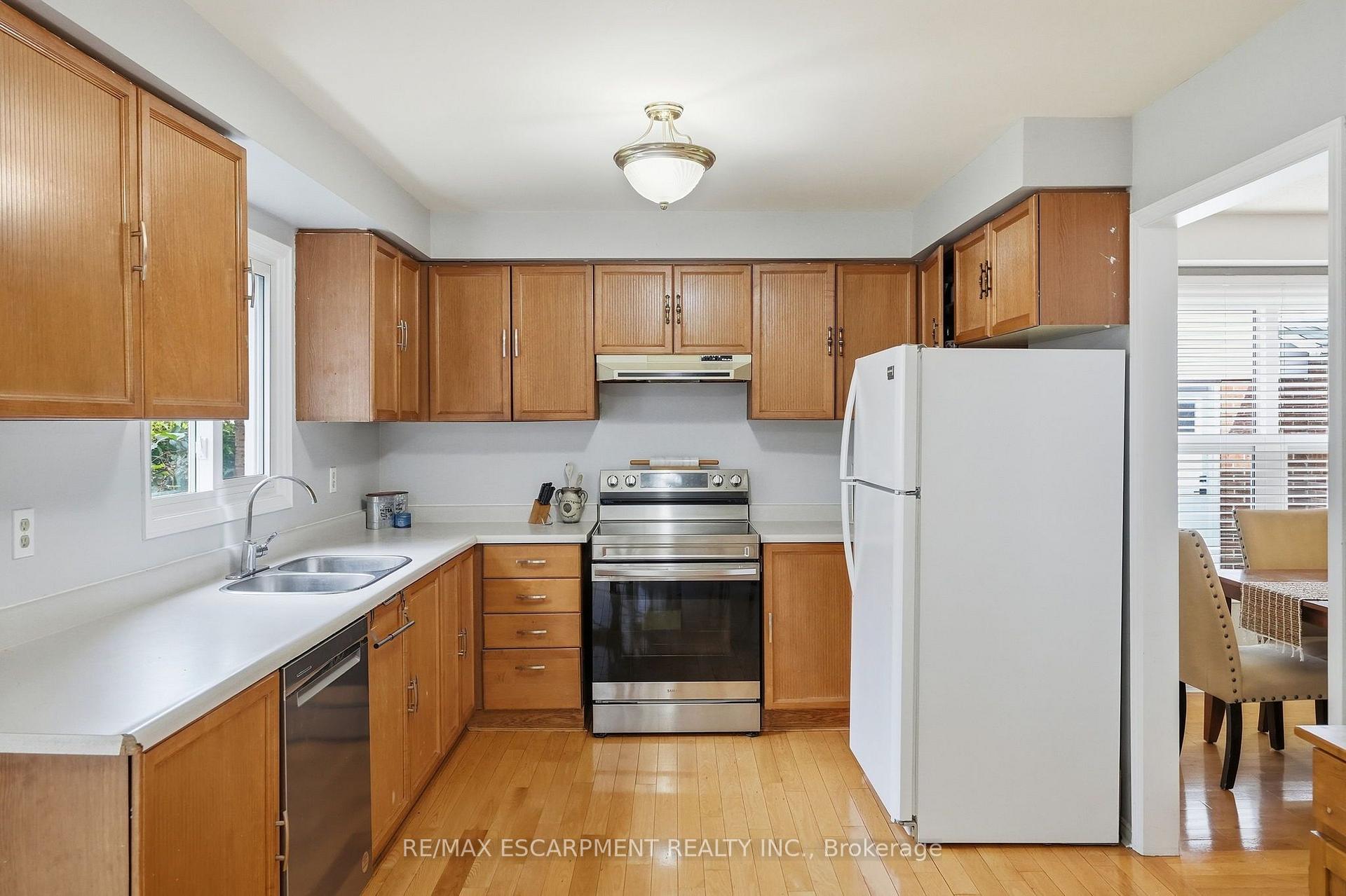 Photo 9 of 3193 Maderna Road, Burlington, Headon — HOMEH