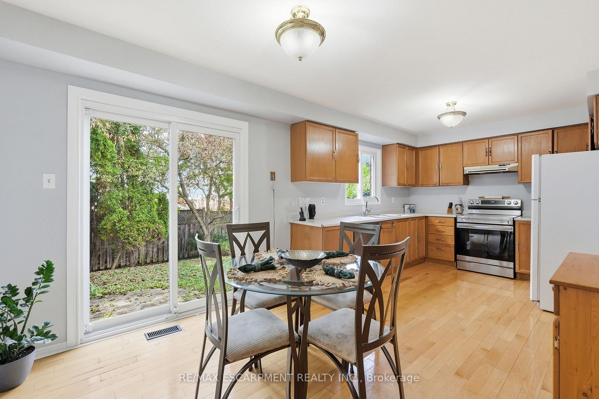 Photo 13 of 3193 Maderna Road, Burlington, Headon — HOMEH