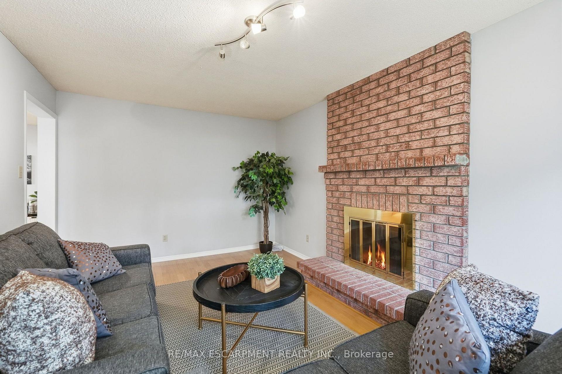 Photo 16 of 3193 Maderna Road, Burlington, Headon — HOMEH