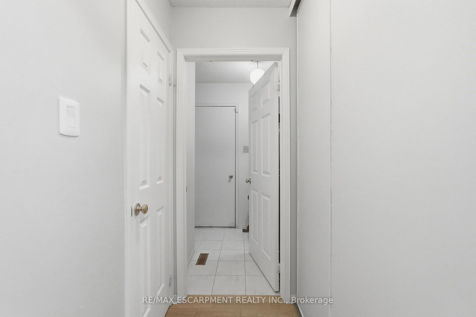 Photo 17 of 3193 Maderna Road, Burlington, Headon — HOMEH