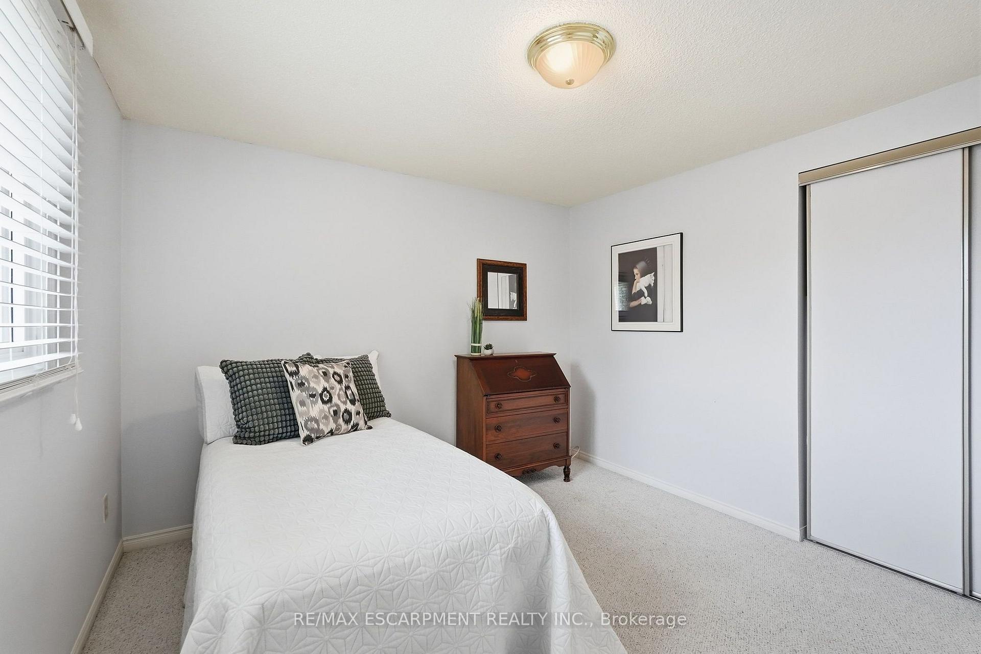 Photo 26 of 3193 Maderna Road, Burlington, Headon — HOMEH