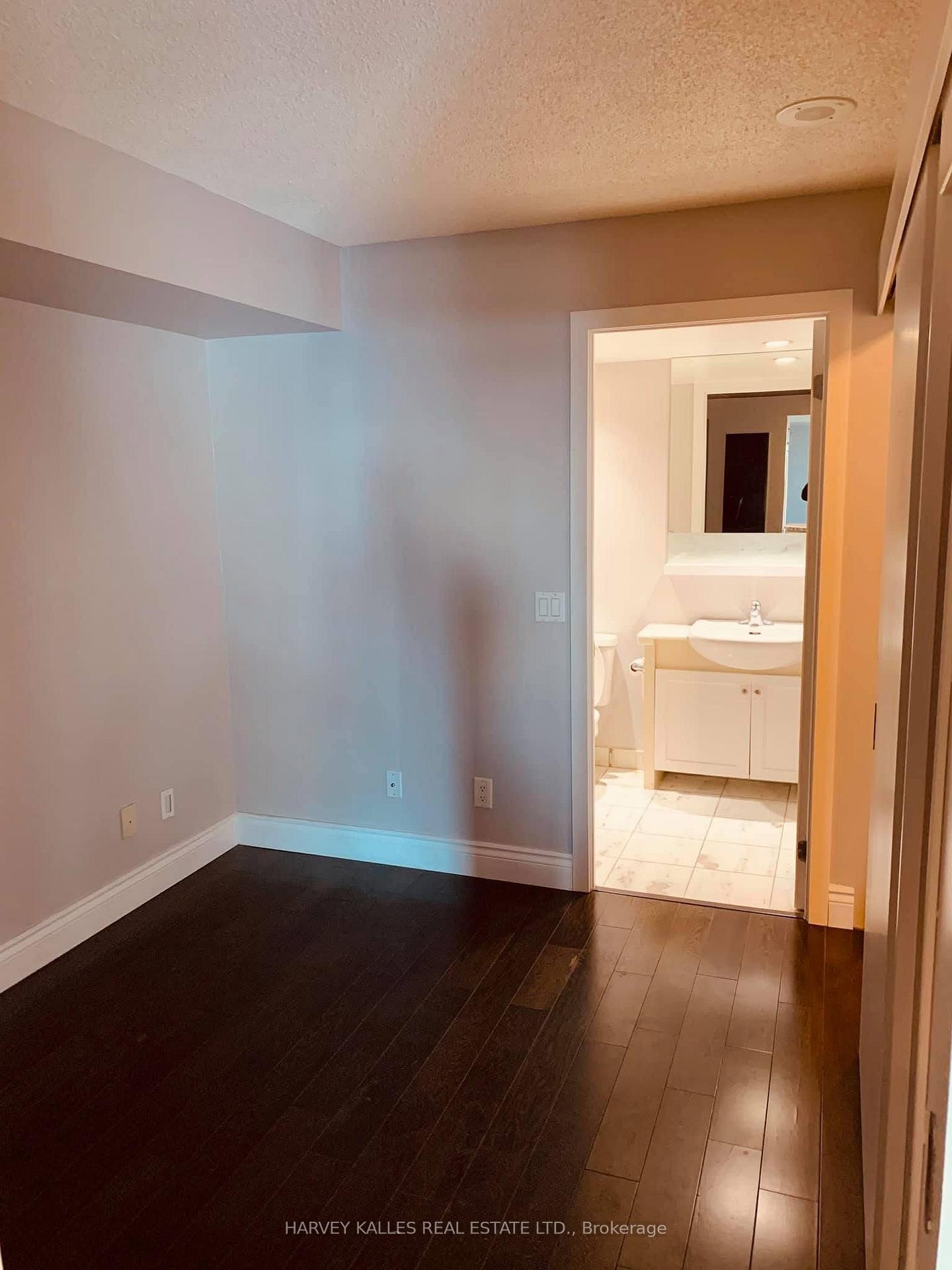 Photo 13 of Unit 610, 8 York Street, Toronto, Waterfront Communities — HOMEH