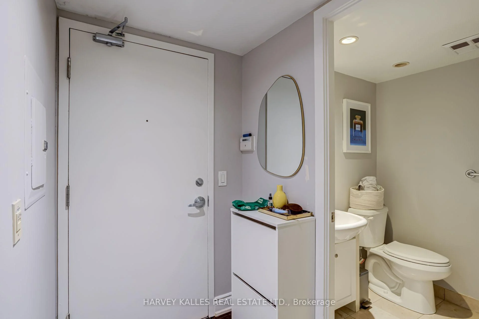 Photo 8 of Unit 610, 8 York Street, Toronto, Waterfront Communities — HOMEH