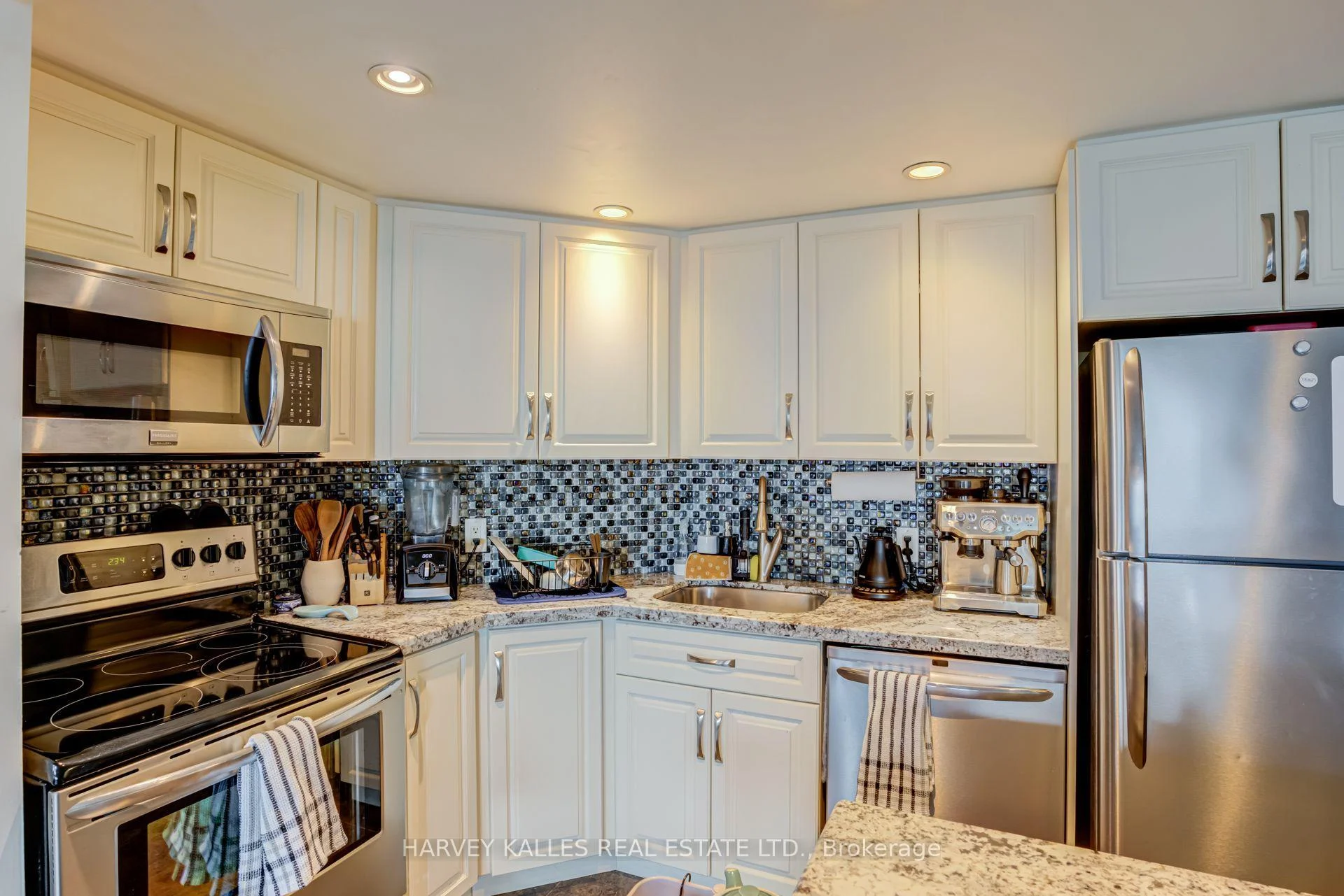 Photo 18 of Unit 610, 8 York Street, Toronto, Waterfront Communities — HOMEH