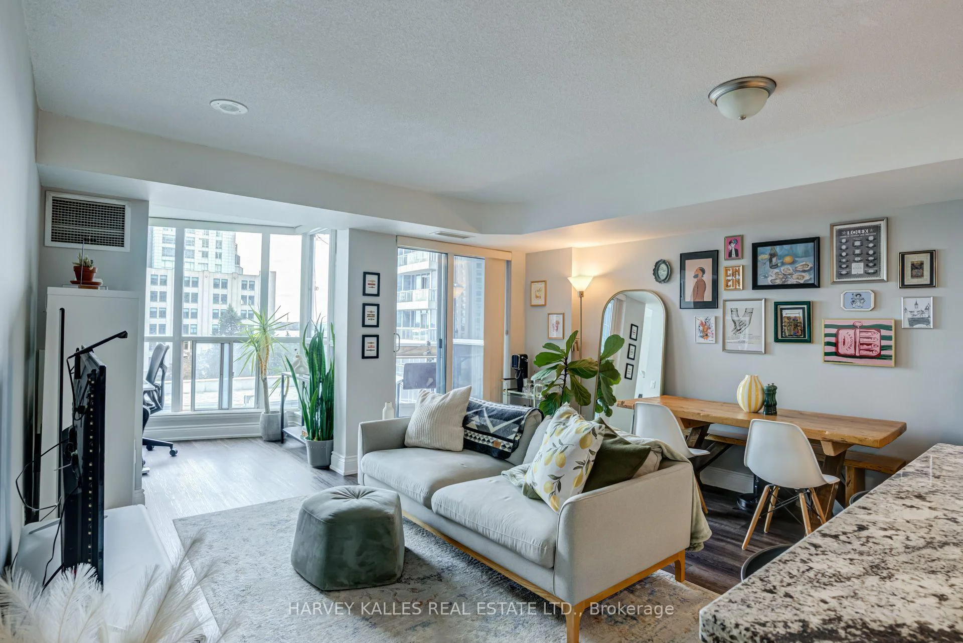 Photo 21 of Unit 610, 8 York Street, Toronto, Waterfront Communities — HOMEH