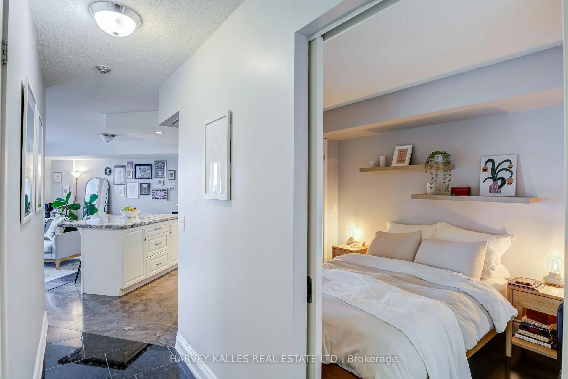 Photo 28 of Unit 610, 8 York Street, Toronto, Waterfront Communities — HOMEH