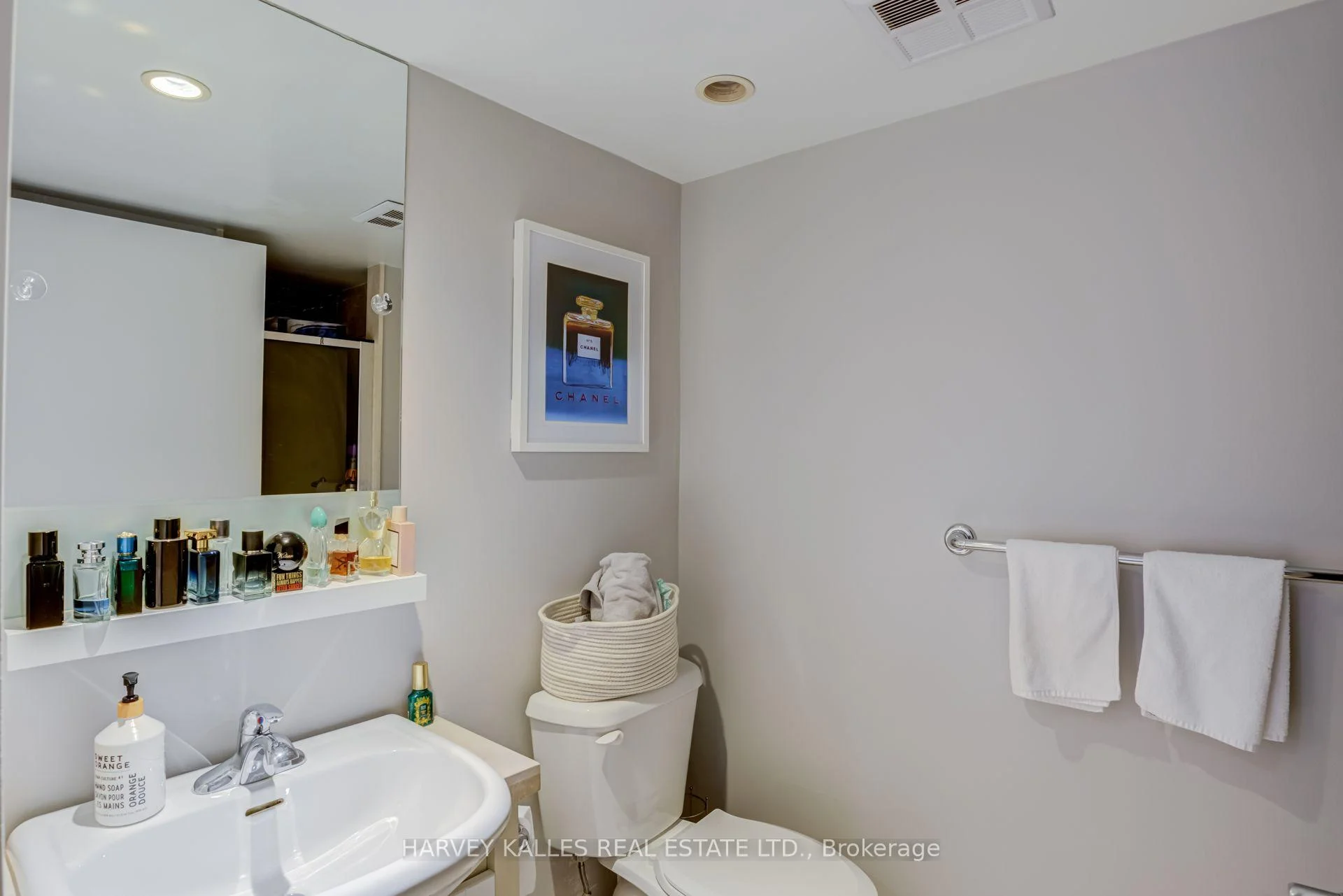 Photo 35 of Unit 610, 8 York Street, Toronto, Waterfront Communities — HOMEH
