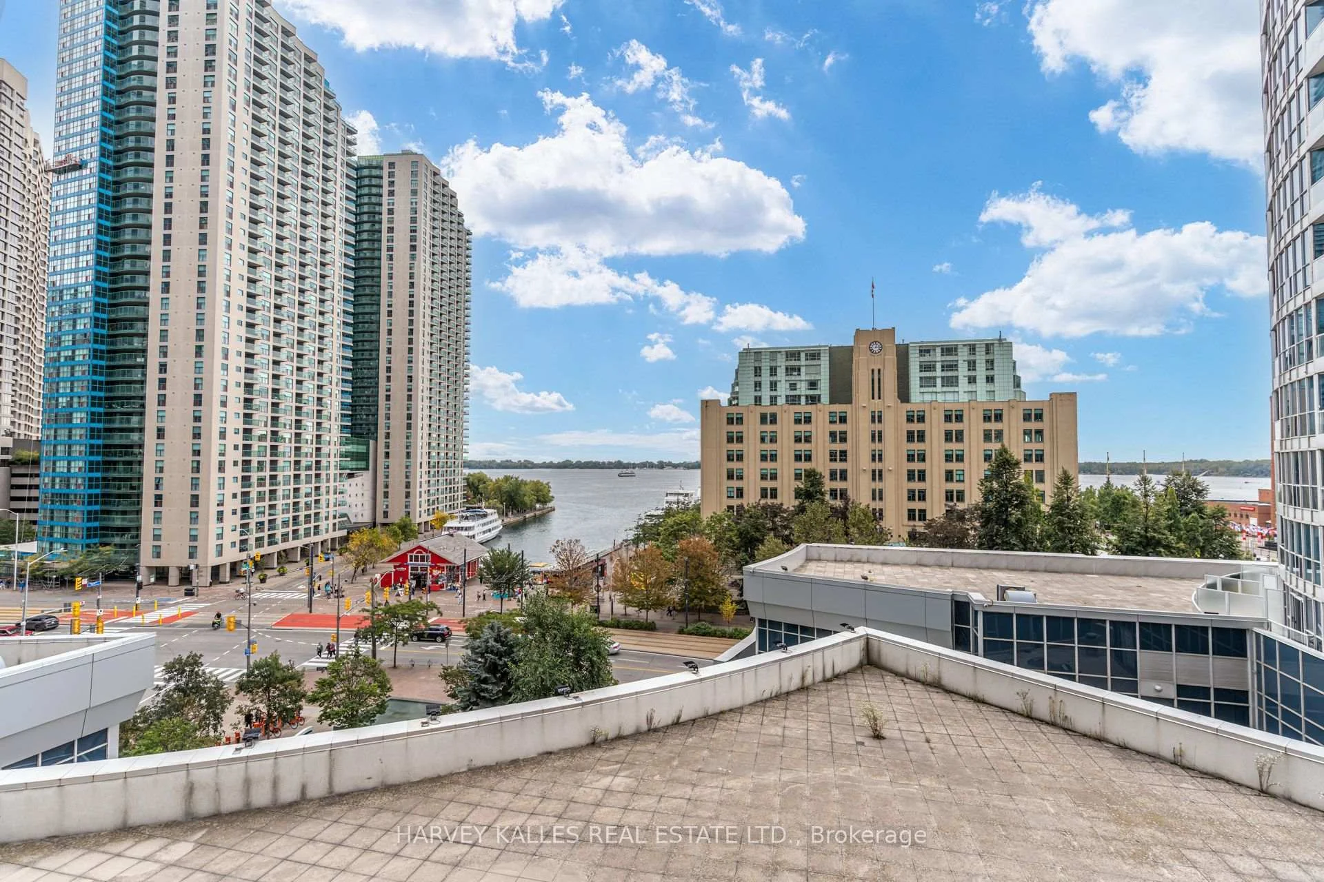 Photo 38 of Unit 610, 8 York Street, Toronto, Waterfront Communities — HOMEH