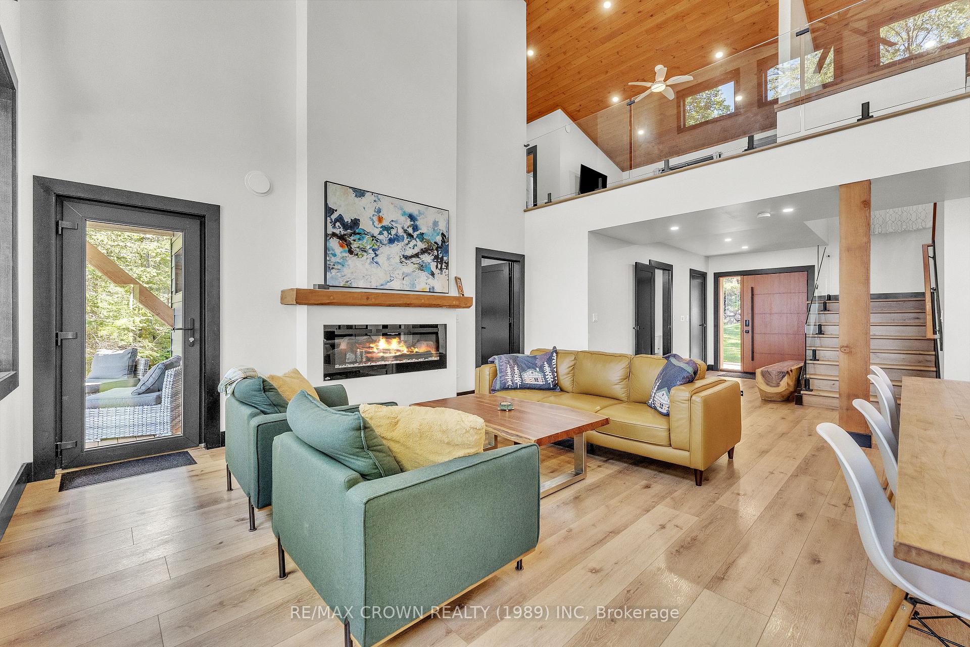 Photo 4 of 560 Pinecreek Crescent, Callander — HOMEH