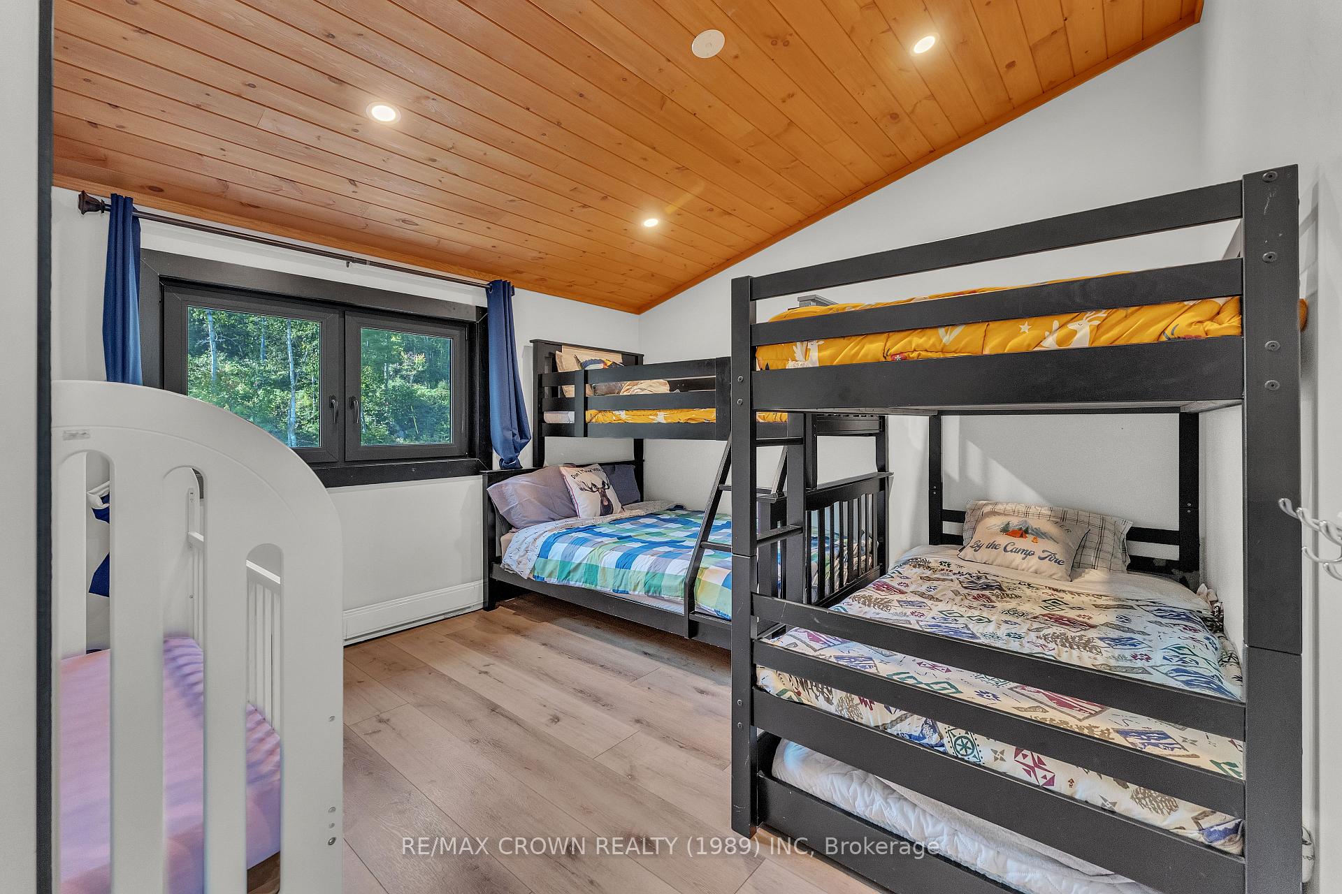 Photo 31 of 560 Pinecreek Crescent, Callander — HOMEH