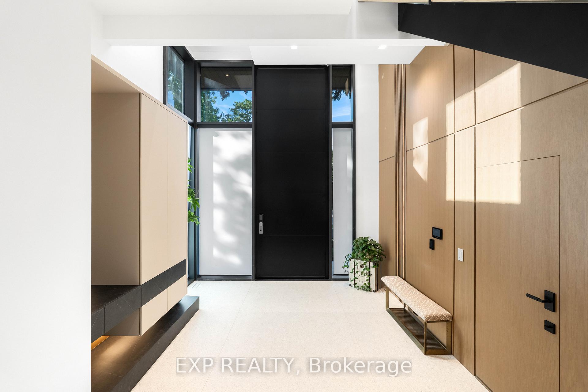 Photo 4 of 65 Edgecroft Road, Etobicoke, Stonegate-Queensway — HOMEH