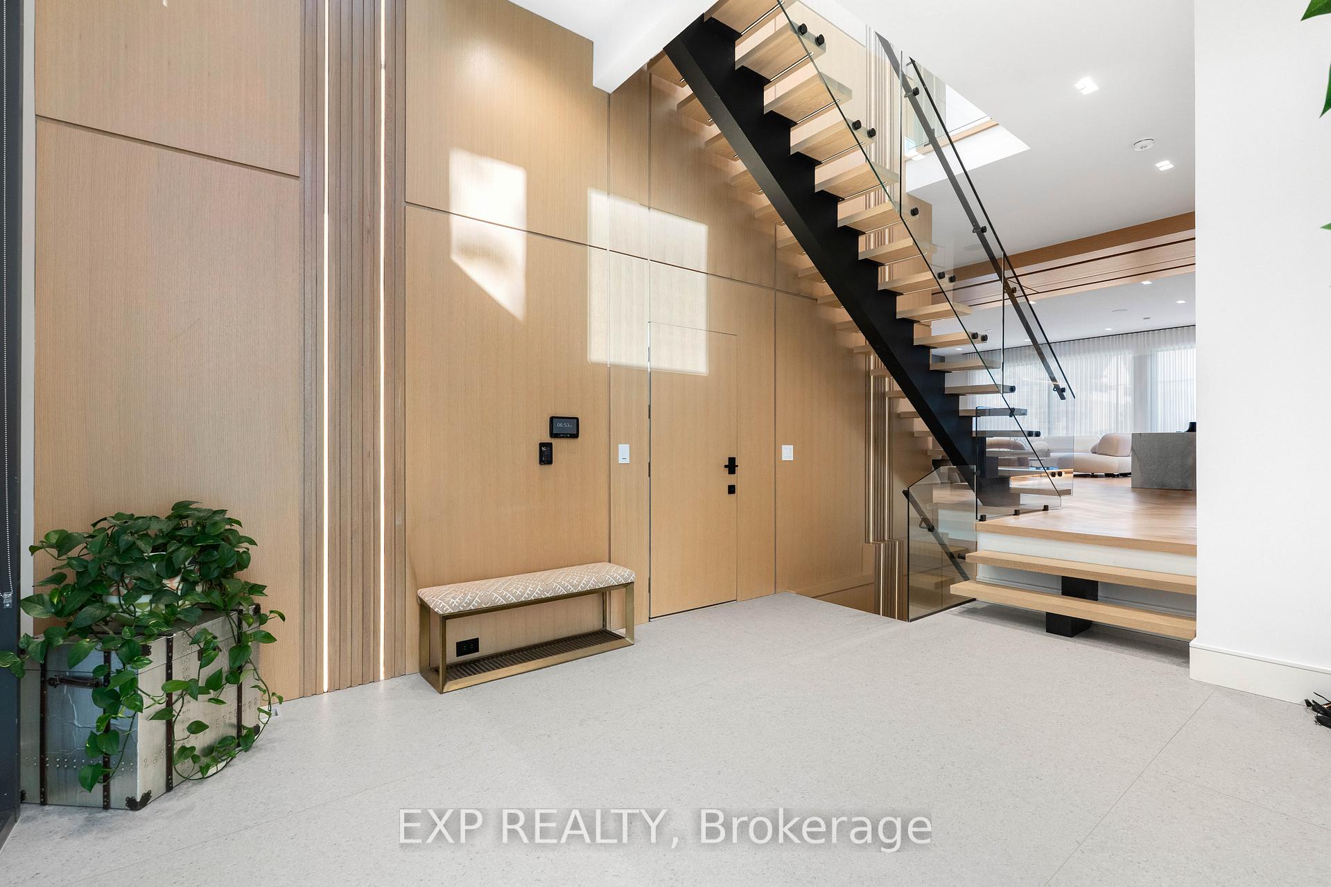 Photo 5 of 65 Edgecroft Road, Etobicoke, Stonegate-Queensway — HOMEH