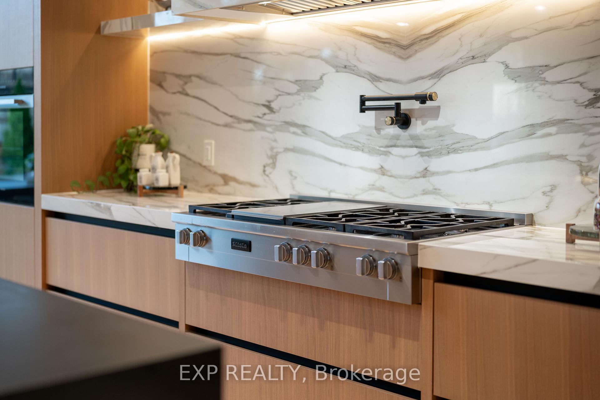 Photo 12 of 65 Edgecroft Road, Etobicoke, Stonegate-Queensway — HOMEH