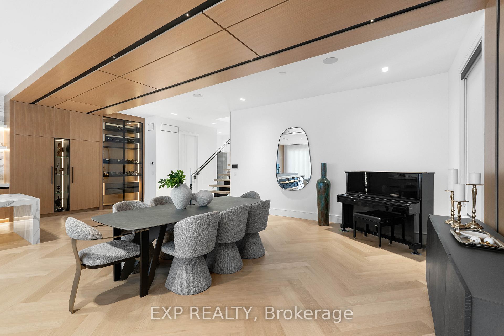 Photo 16 of 65 Edgecroft Road, Etobicoke, Stonegate-Queensway — HOMEH