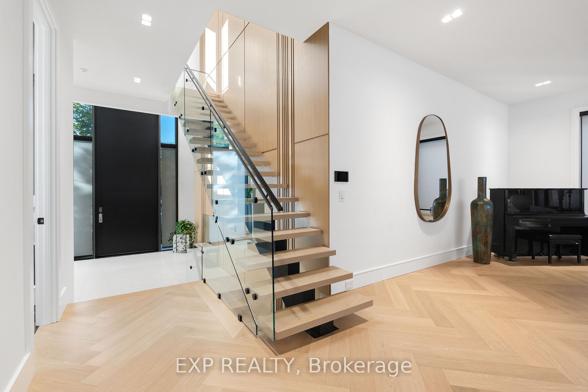 Photo 18 of 65 Edgecroft Road, Etobicoke, Stonegate-Queensway — HOMEH