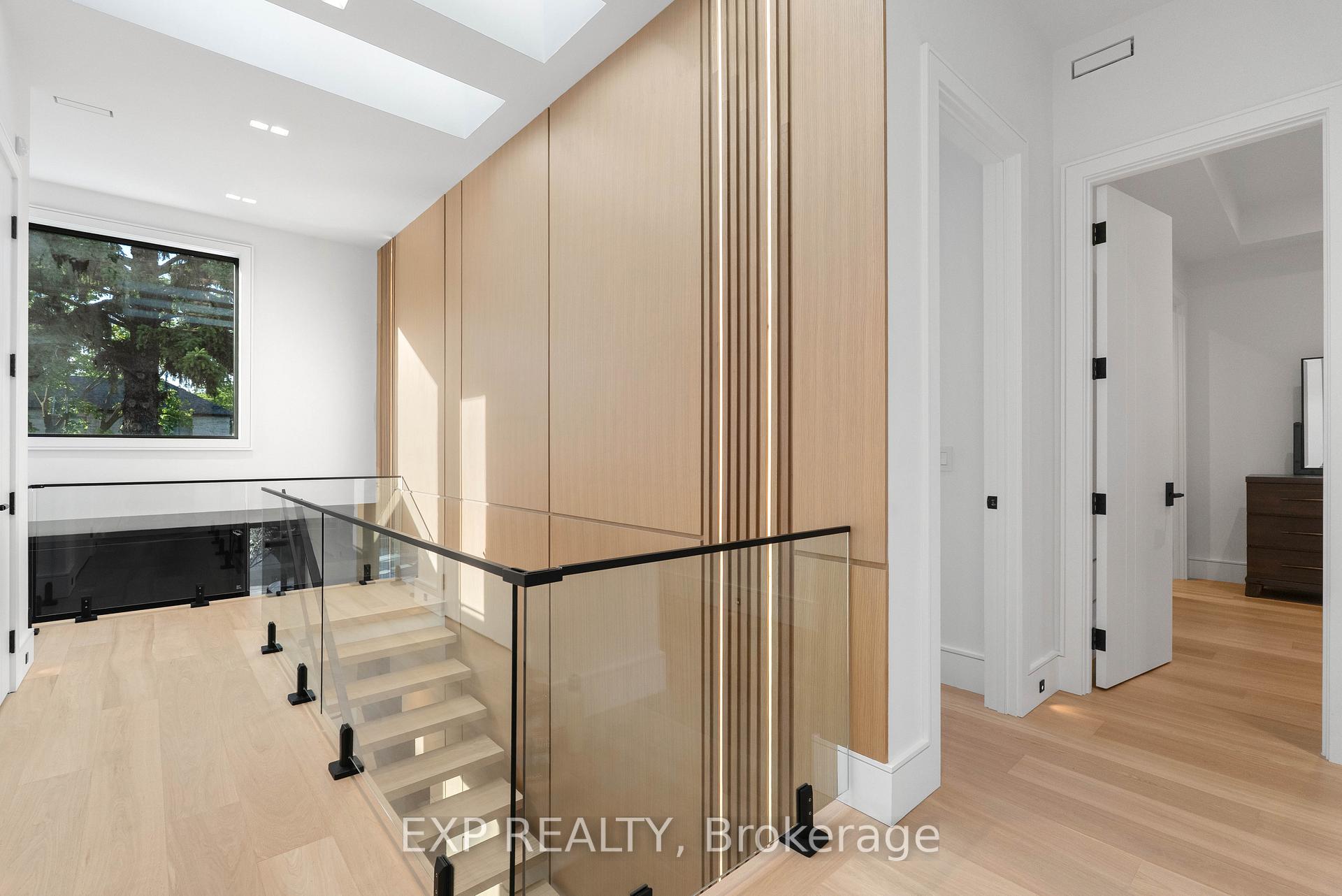 Photo 23 of 65 Edgecroft Road, Etobicoke, Stonegate-Queensway — HOMEH