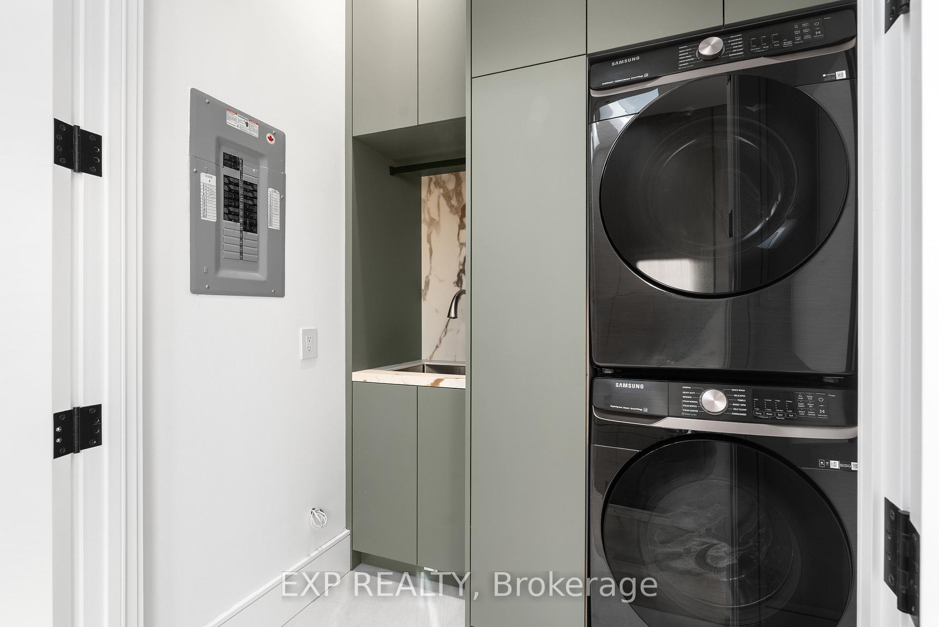 Photo 26 of 65 Edgecroft Road, Etobicoke, Stonegate-Queensway — HOMEH