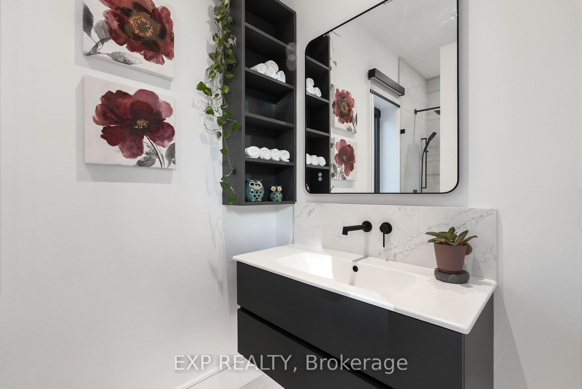 Photo 28 of 65 Edgecroft Road, Etobicoke, Stonegate-Queensway — HOMEH