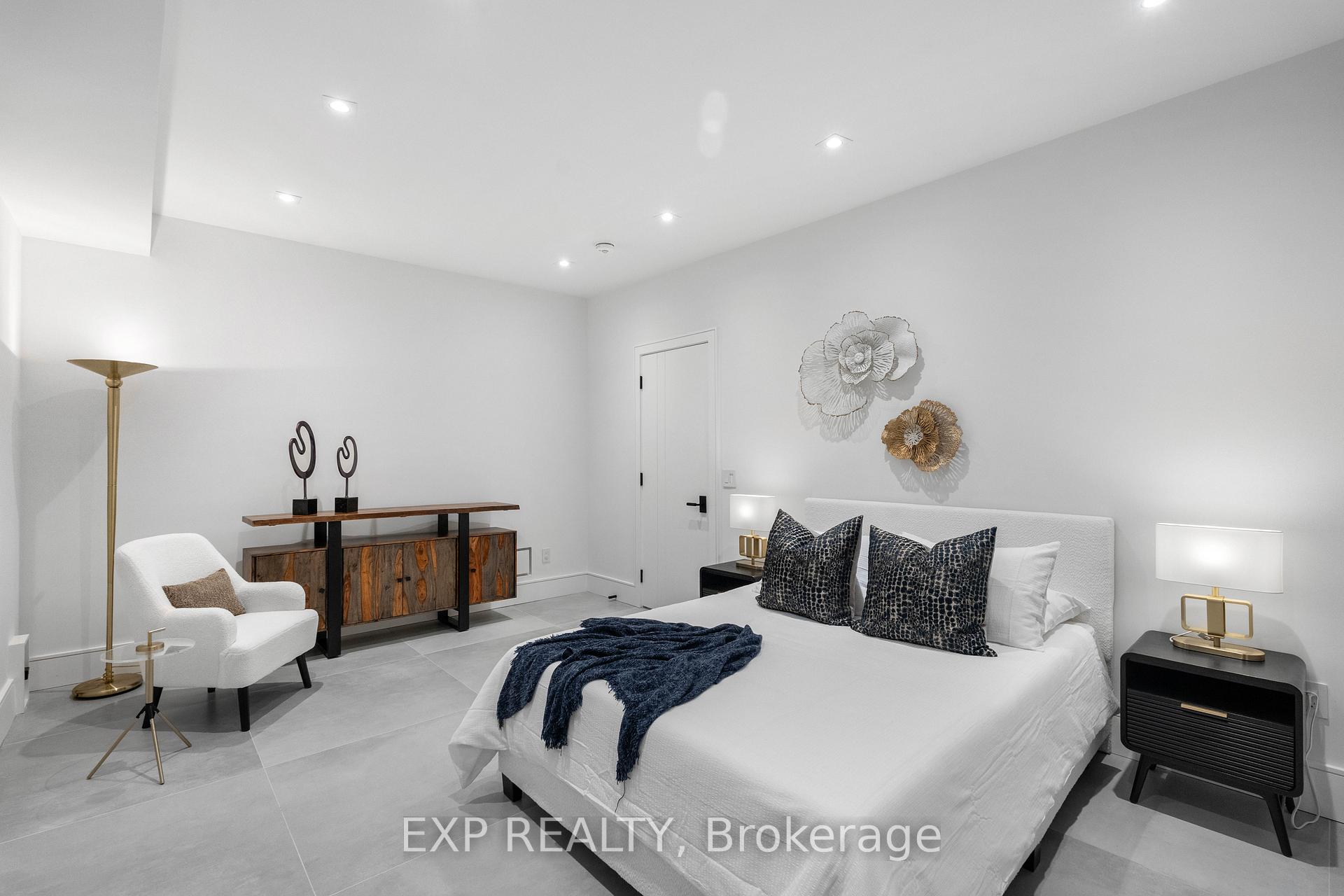 Photo 38 of 65 Edgecroft Road, Etobicoke, Stonegate-Queensway — HOMEH
