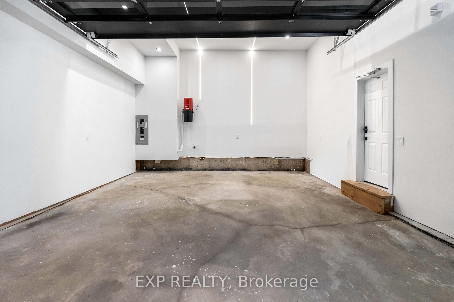 Photo 48 of 65 Edgecroft Road, Etobicoke, Stonegate-Queensway — HOMEH