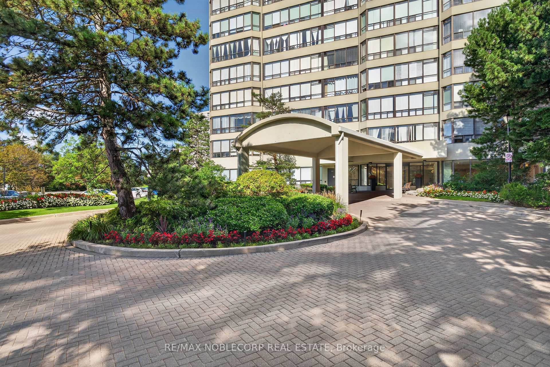 Photo 1 of Unit 1603, 22 Hanover Road, Brampton, Queen Street Corridor — HOMEH