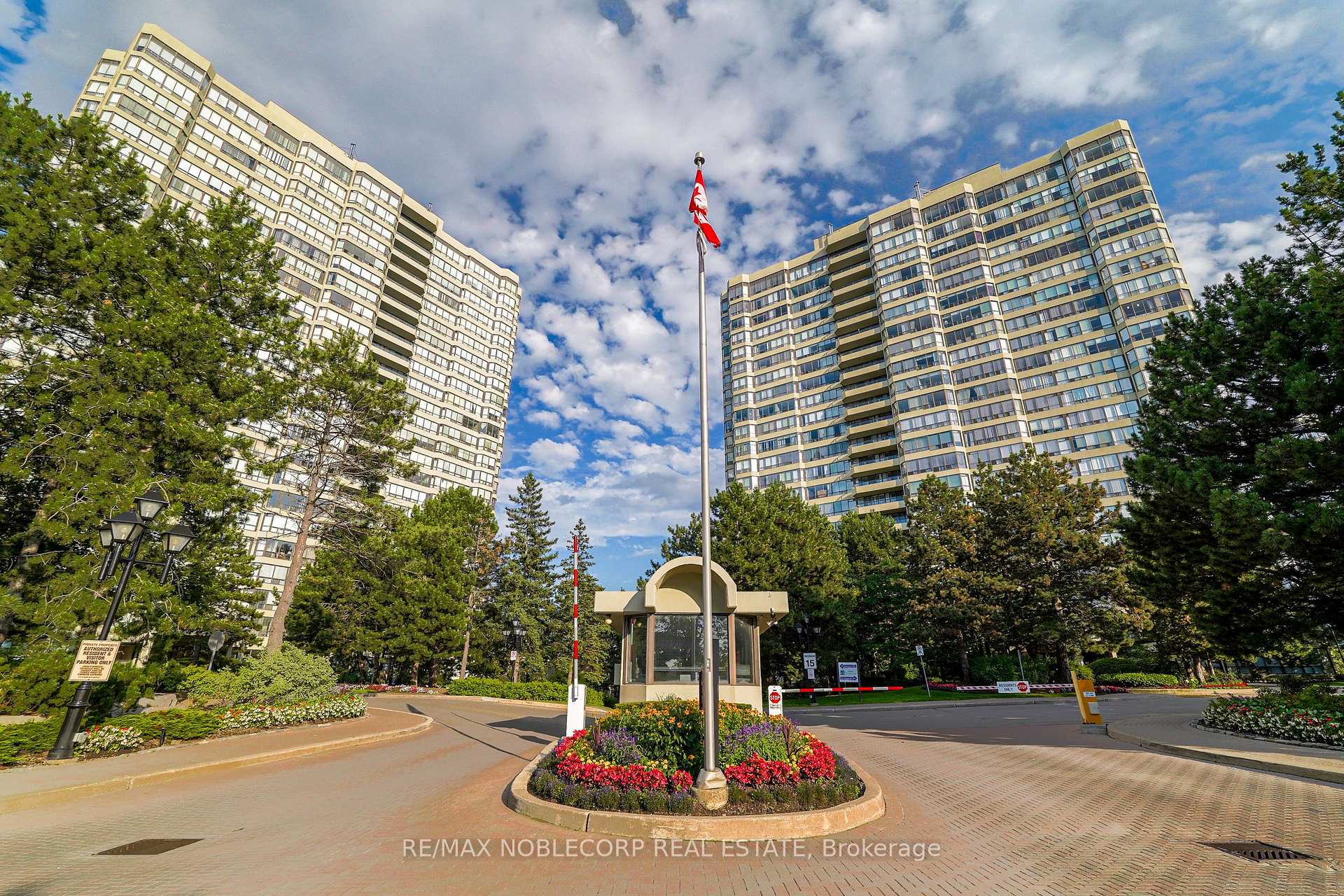 Photo 3 of Unit 1603, 22 Hanover Road, Brampton, Queen Street Corridor — HOMEH