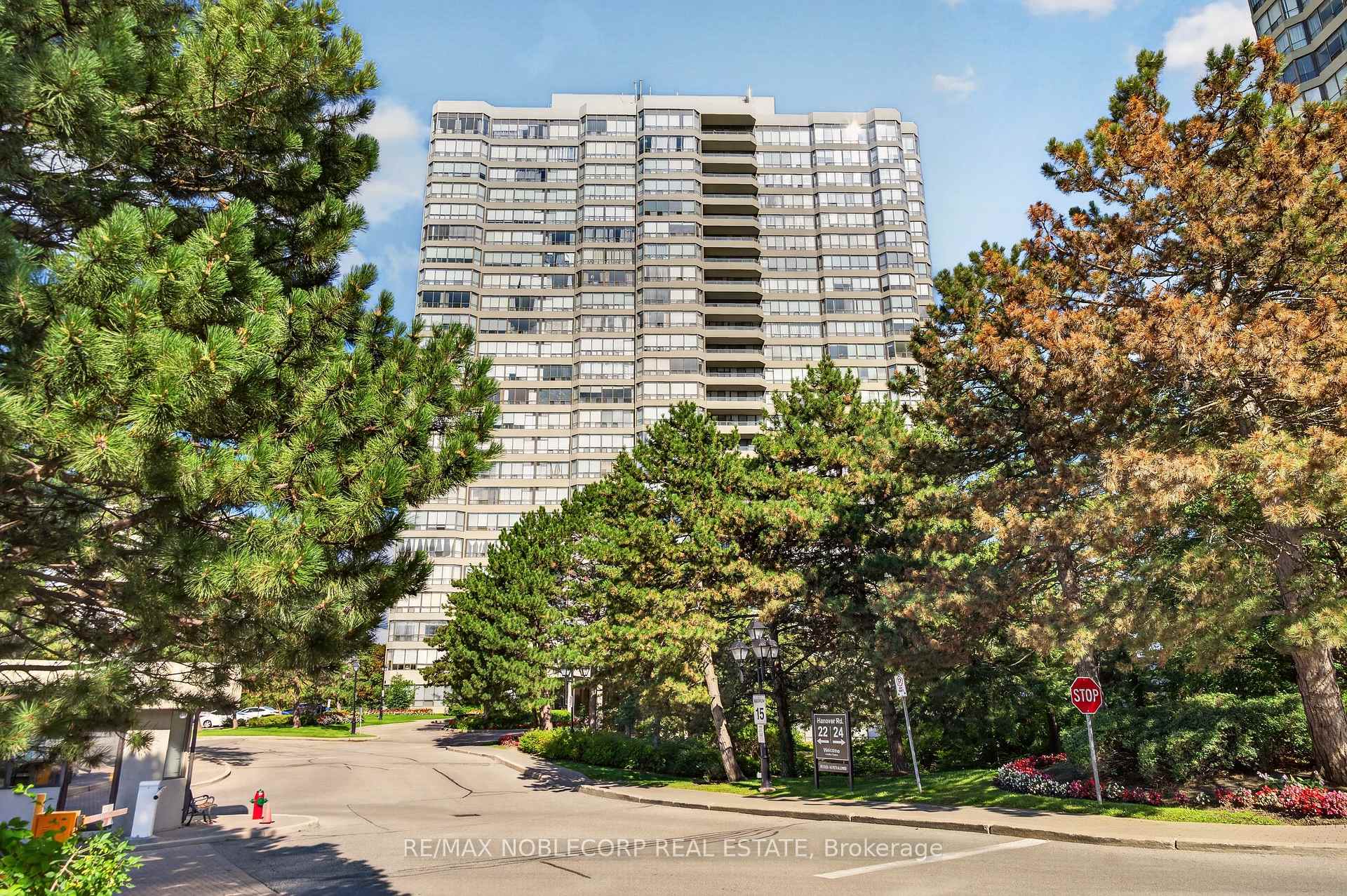 Photo 5 of Unit 1603, 22 Hanover Road, Brampton, Queen Street Corridor — HOMEH