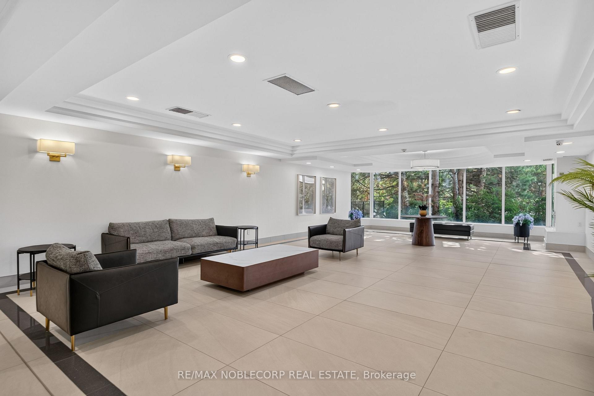 Photo 9 of Unit 1603, 22 Hanover Road, Brampton, Queen Street Corridor — HOMEH