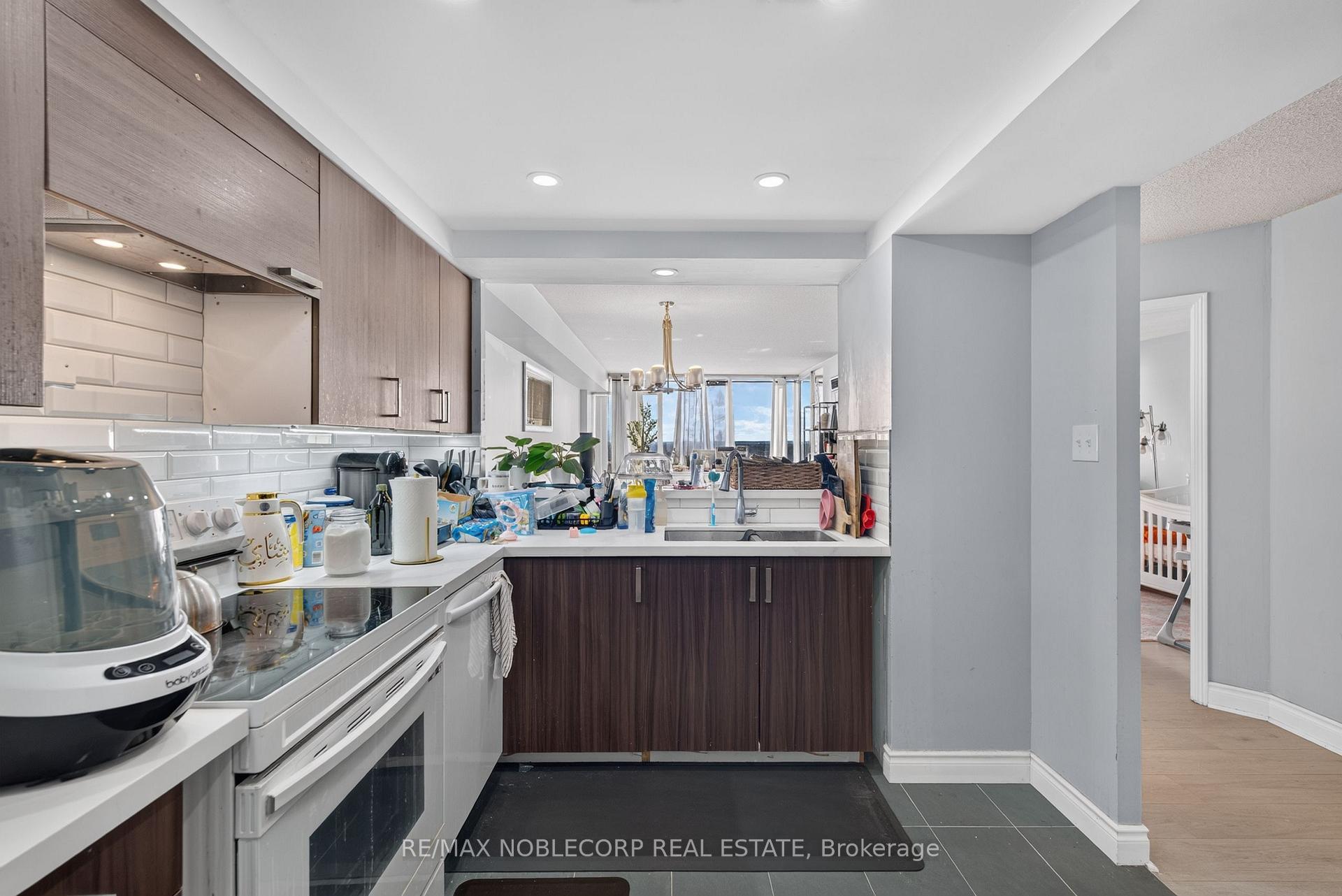 Photo 16 of Unit 1603, 22 Hanover Road, Brampton, Queen Street Corridor — HOMEH
