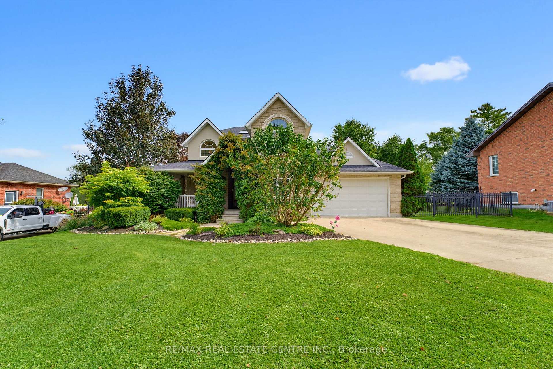 Photo 5 of 164 Argyle Street, Zorra, Embro — HOMEH