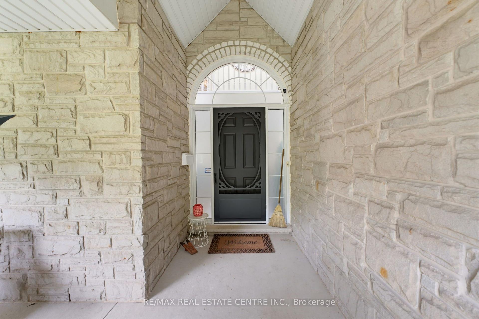 Photo 8 of 164 Argyle Street, Zorra, Embro — HOMEH