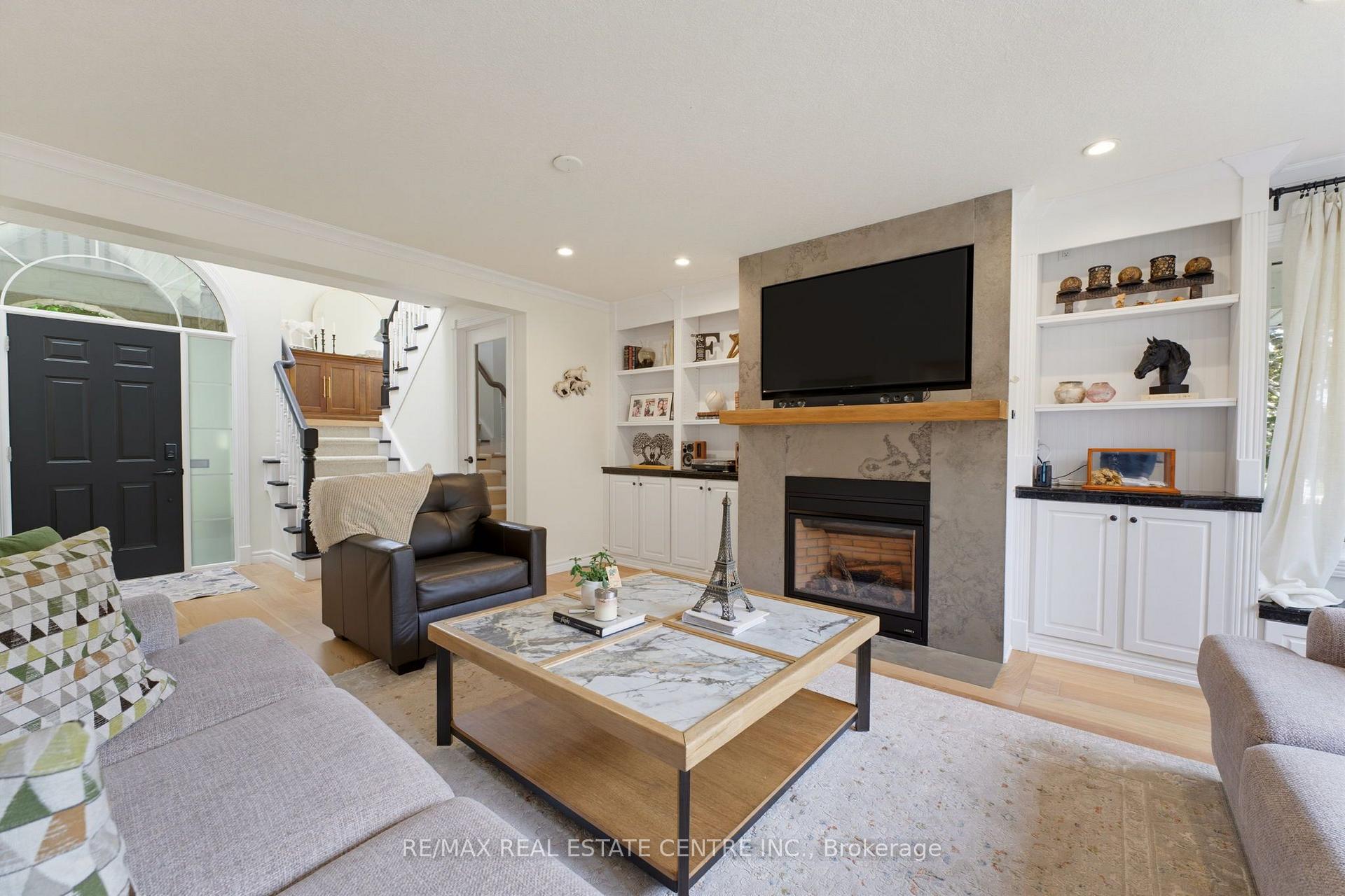 Photo 11 of 164 Argyle Street, Zorra, Embro — HOMEH