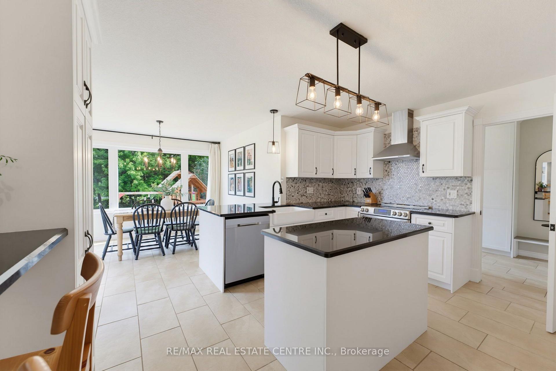 Photo 13 of 164 Argyle Street, Zorra, Embro — HOMEH