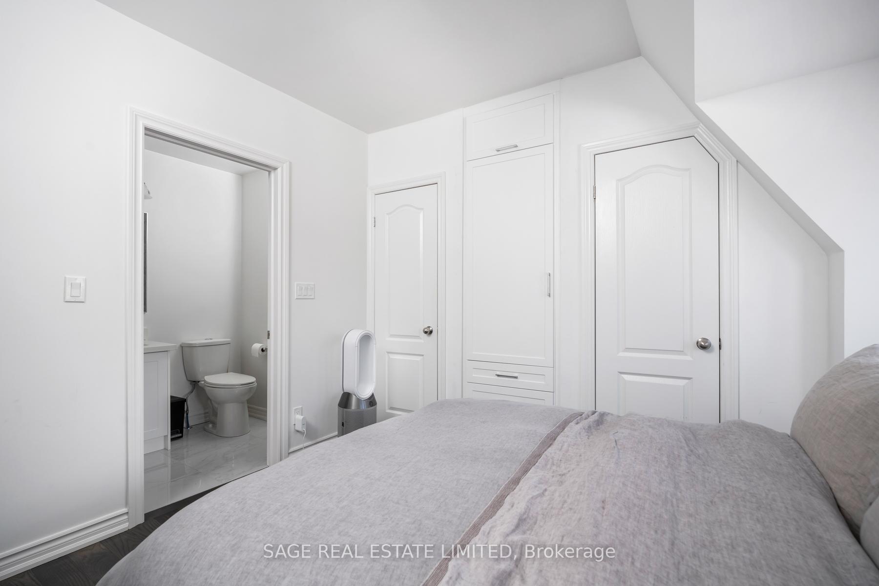 Photo 17 of 28 Macklem Avenue, Toronto, Little Portugal — HOMEH