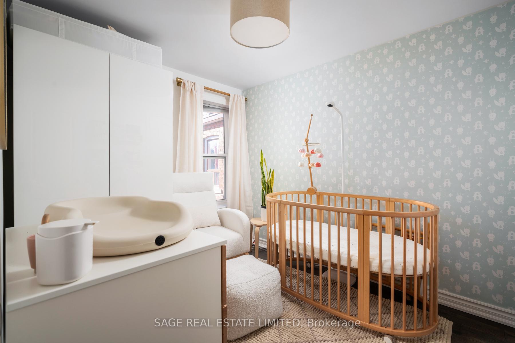 Photo 20 of 28 Macklem Avenue, Toronto, Little Portugal — HOMEH