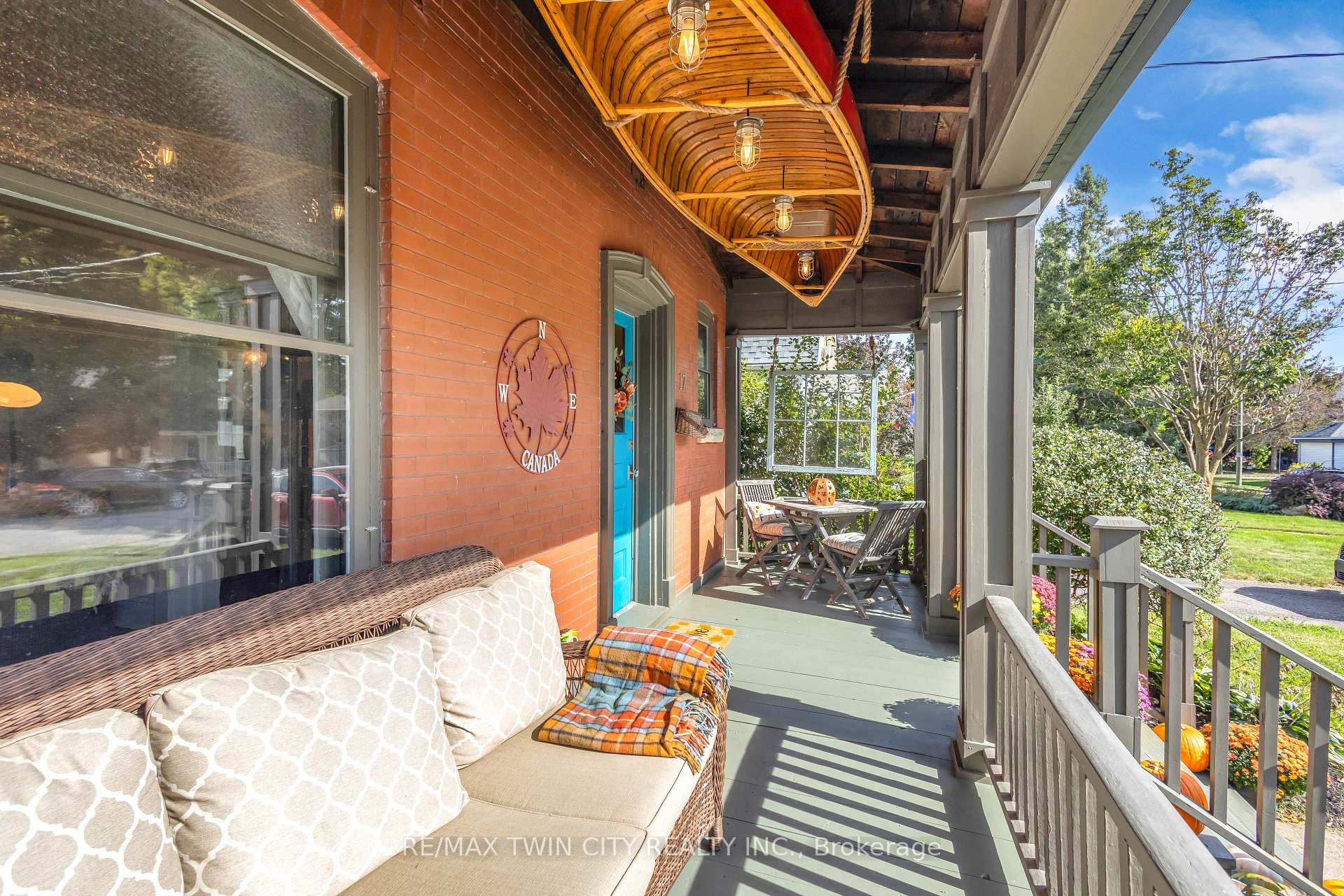 Photo 2 of 17 Alexander Avenue, Brant, Paris — HOMEH
