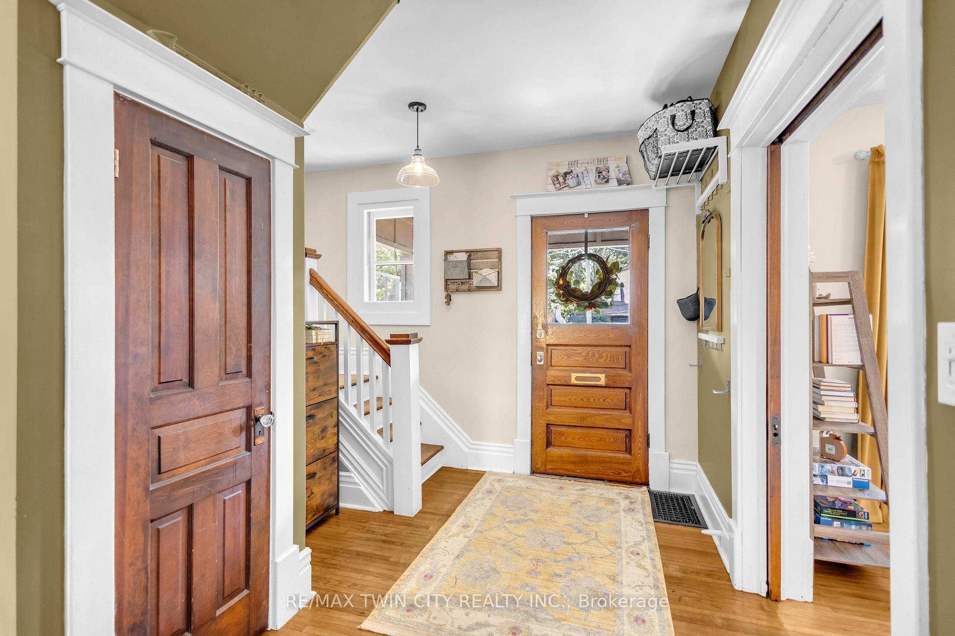 Photo 3 of 17 Alexander Avenue, Brant, Paris — HOMEH