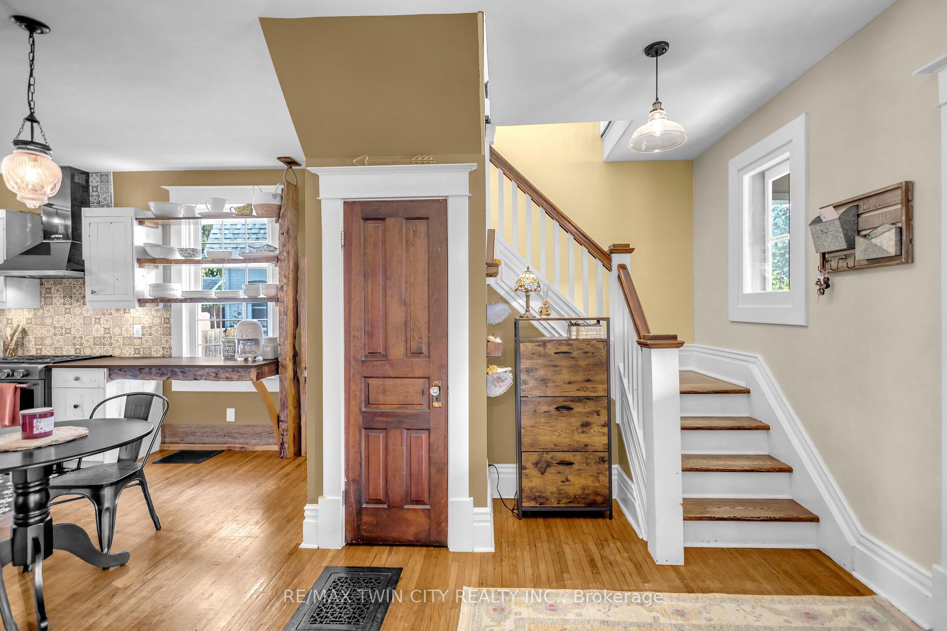 Photo 4 of 17 Alexander Avenue, Brant, Paris — HOMEH