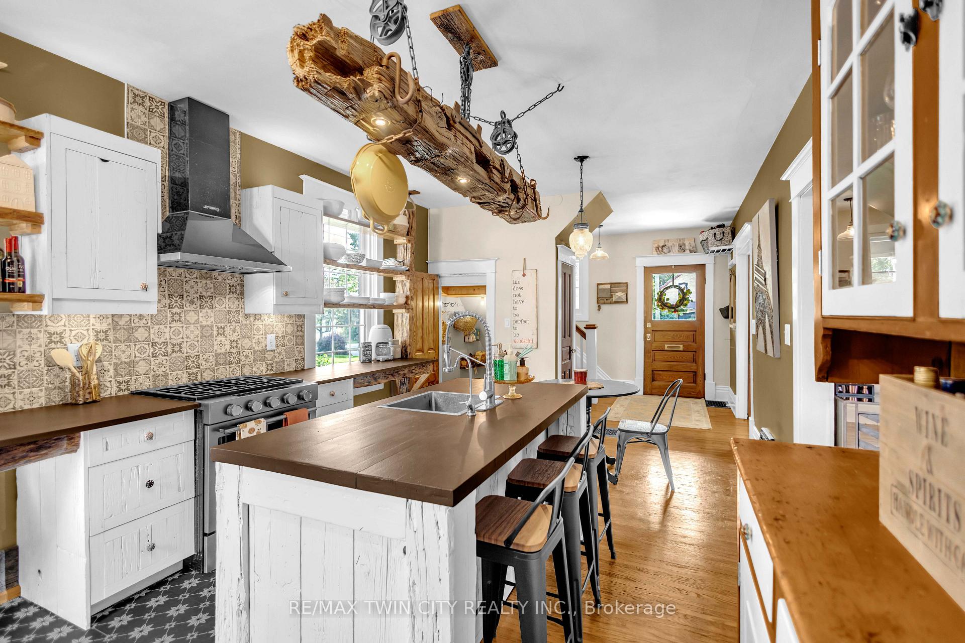 Photo 11 of 17 Alexander Avenue, Brant, Paris — HOMEH