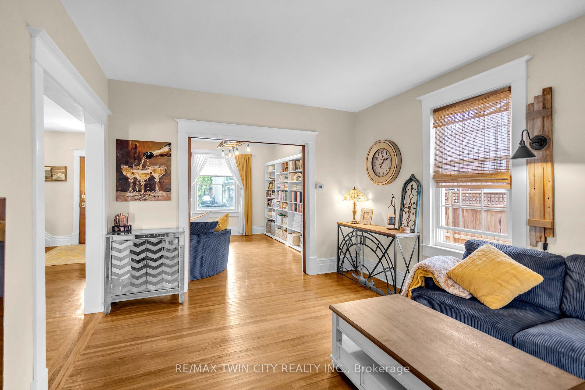 Photo 13 of 17 Alexander Avenue, Brant, Paris — HOMEH