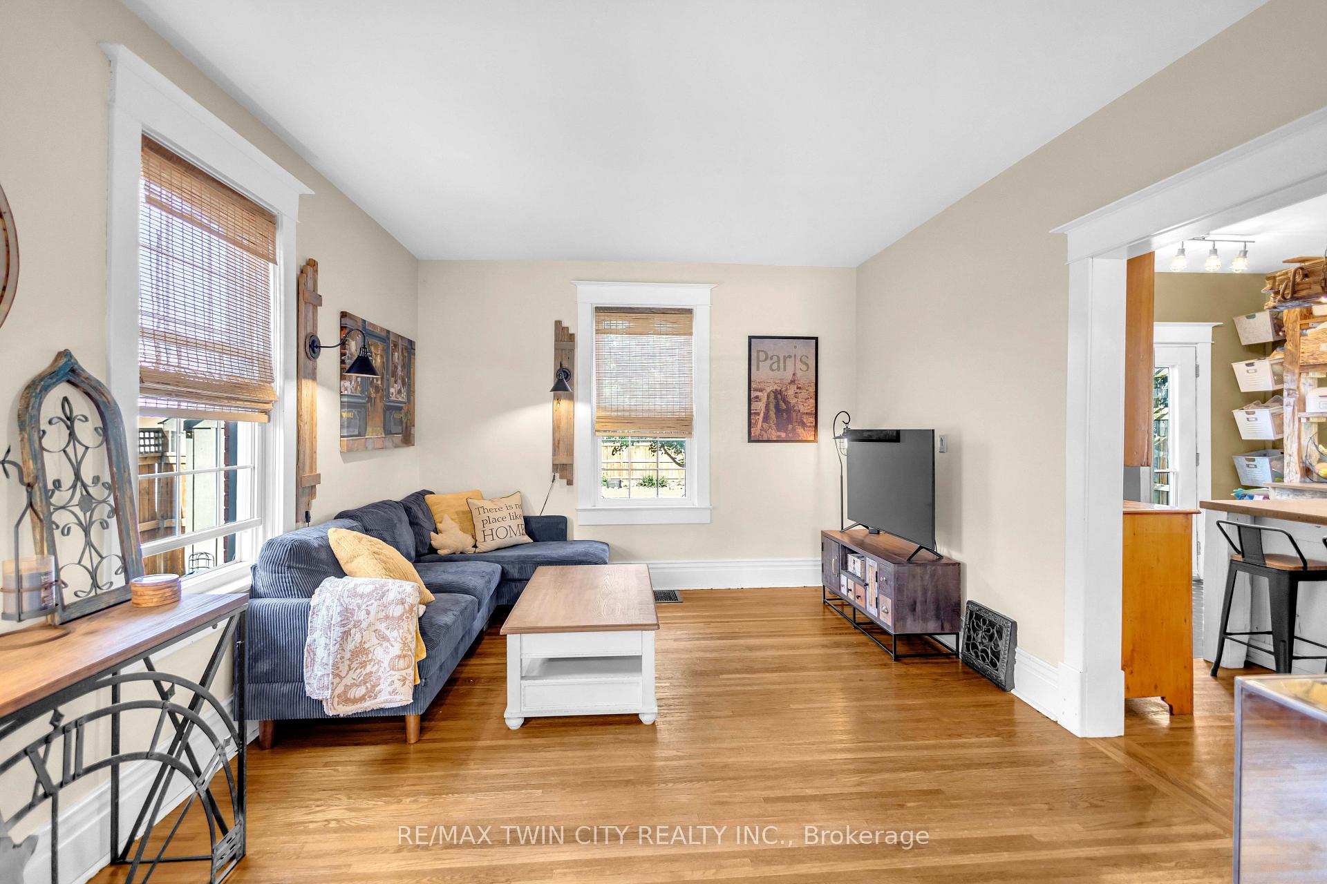 Photo 14 of 17 Alexander Avenue, Brant, Paris — HOMEH