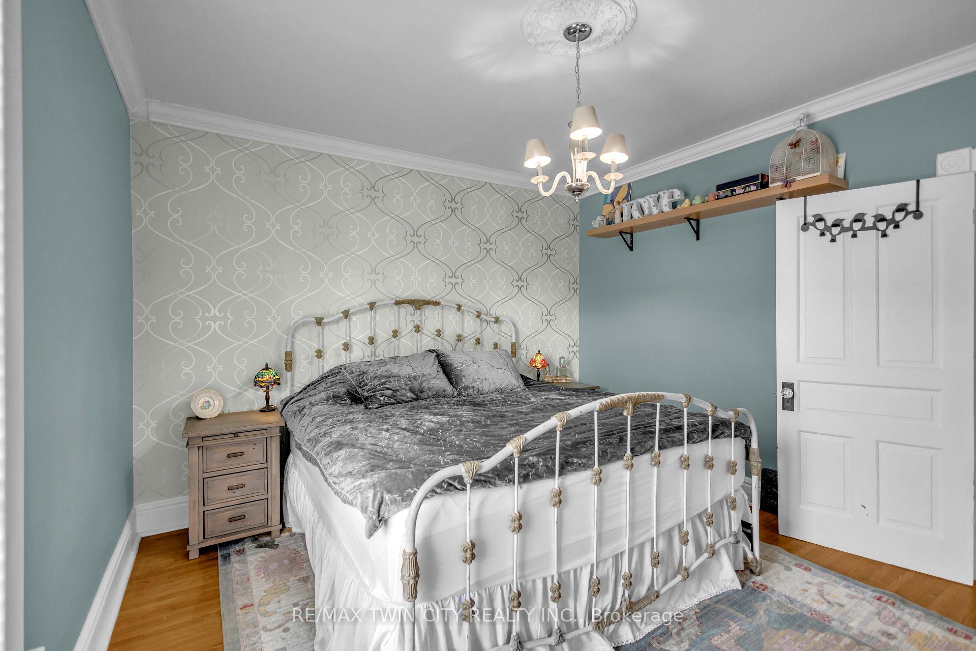 Photo 20 of 17 Alexander Avenue, Brant, Paris — HOMEH