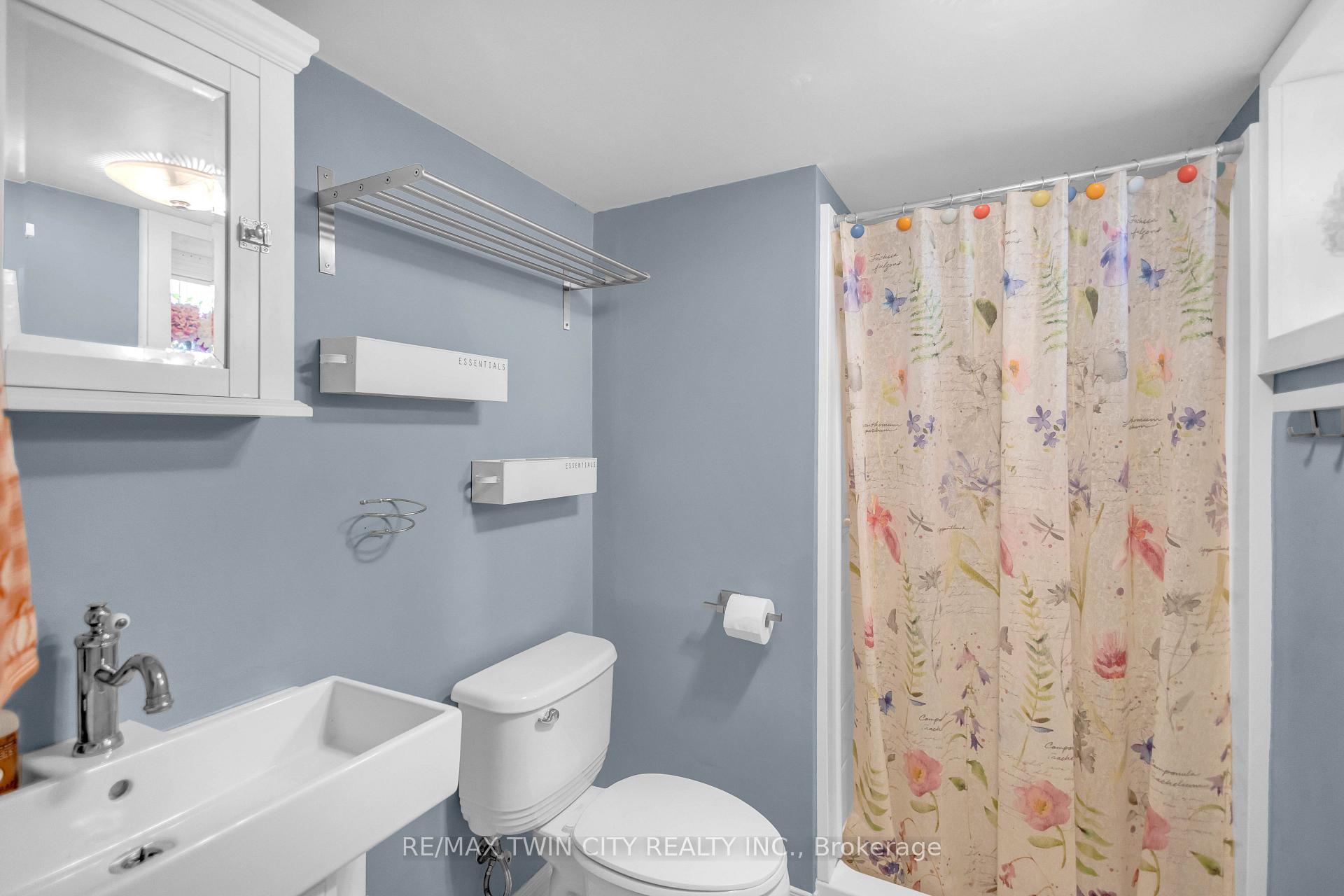 Photo 31 of 17 Alexander Avenue, Brant, Paris — HOMEH