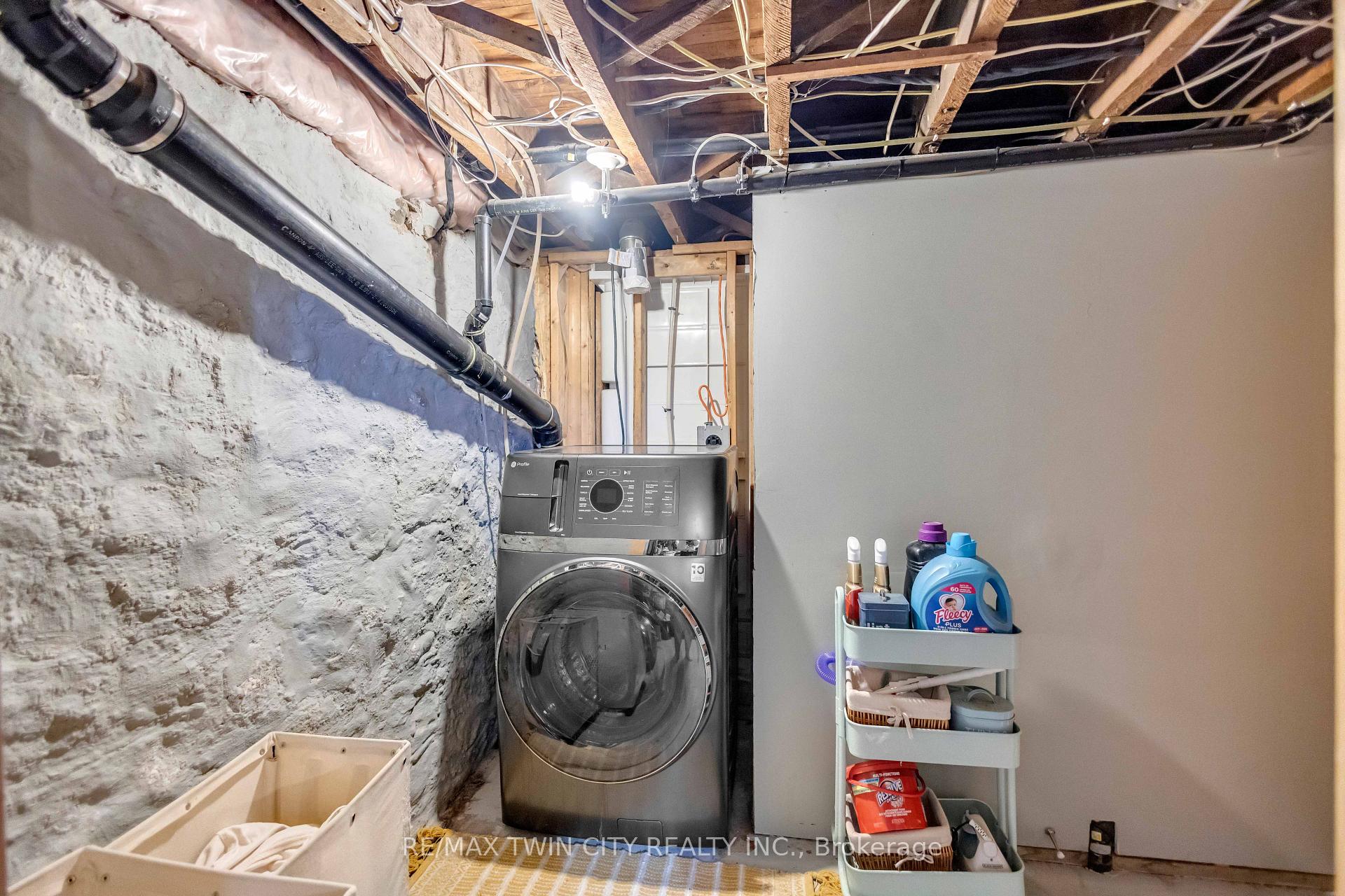 Photo 32 of 17 Alexander Avenue, Brant, Paris — HOMEH