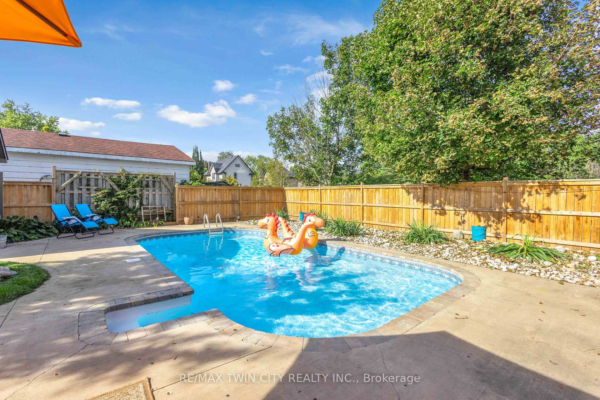 Photo 38 of 17 Alexander Avenue, Brant, Paris — HOMEH