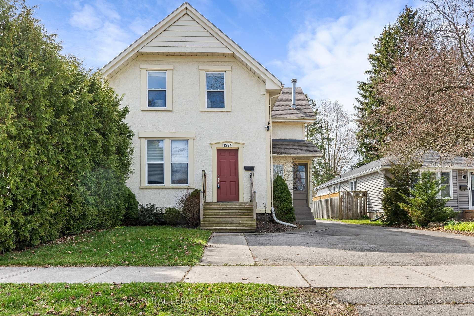 Photo of 1284 Springbank Avenue